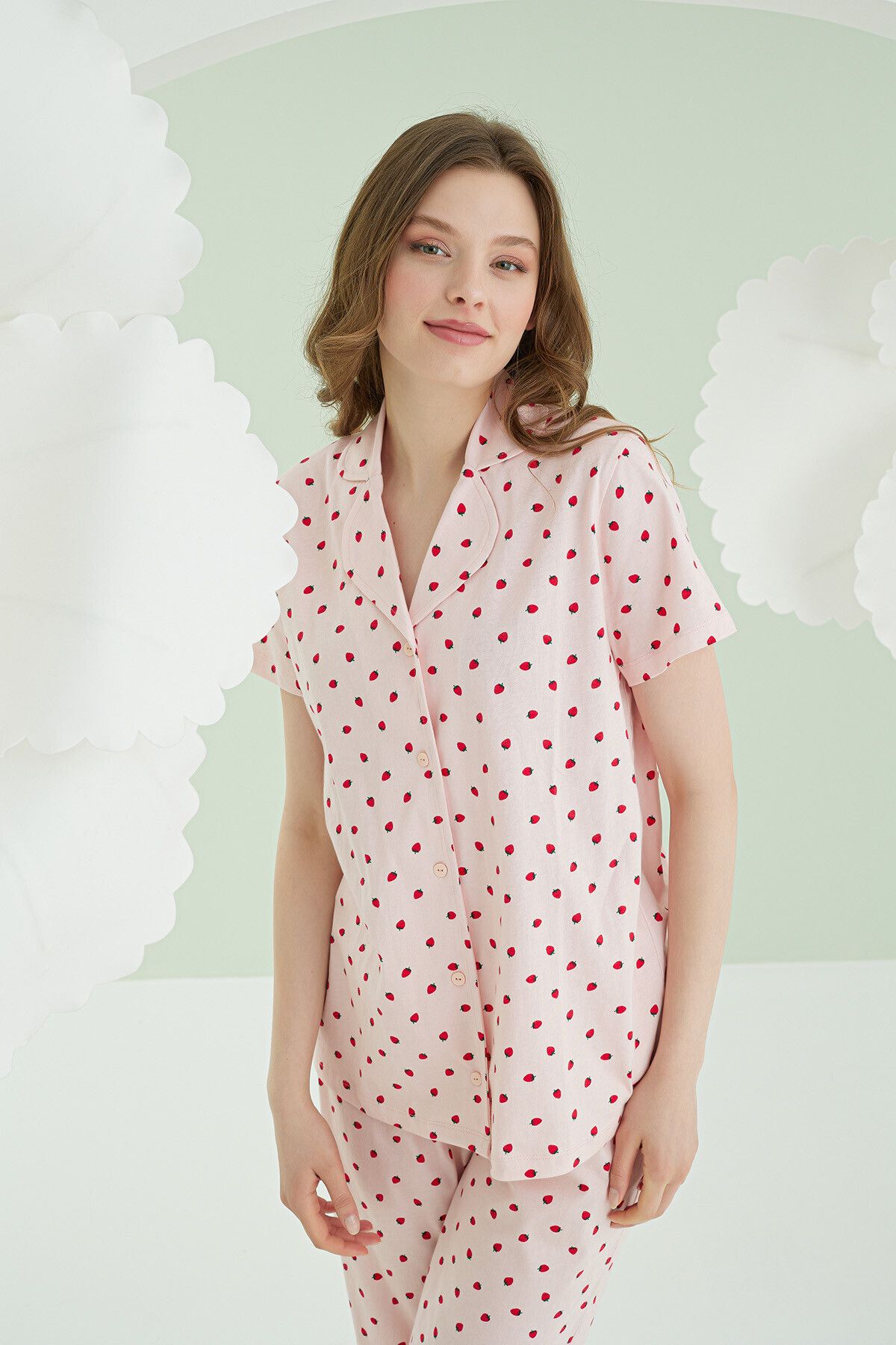 NBB Pamuklu, Kadın Pijama Takımı, Çilek Baskılı, Önden Düğmeli, Kısa Kollu, Gömlek Yaka, Pembe