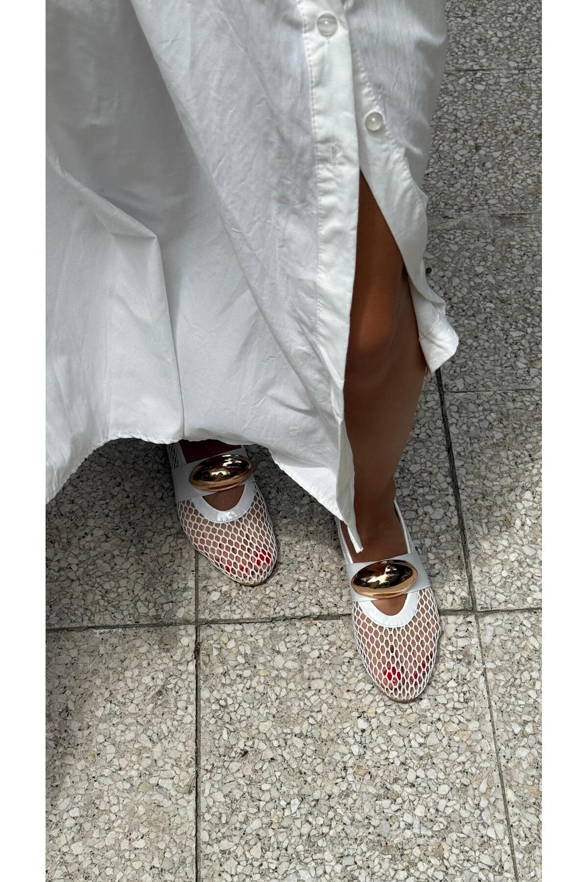 by emine eren emotion shoes Raye Gold Toka Detaylı Beyaz File Babet