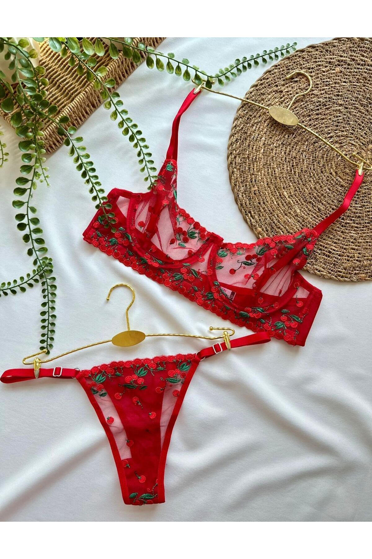 HAMA LOVE Kadın Kırmızı Vişne Desenli Tangalı Sütyen Takımı