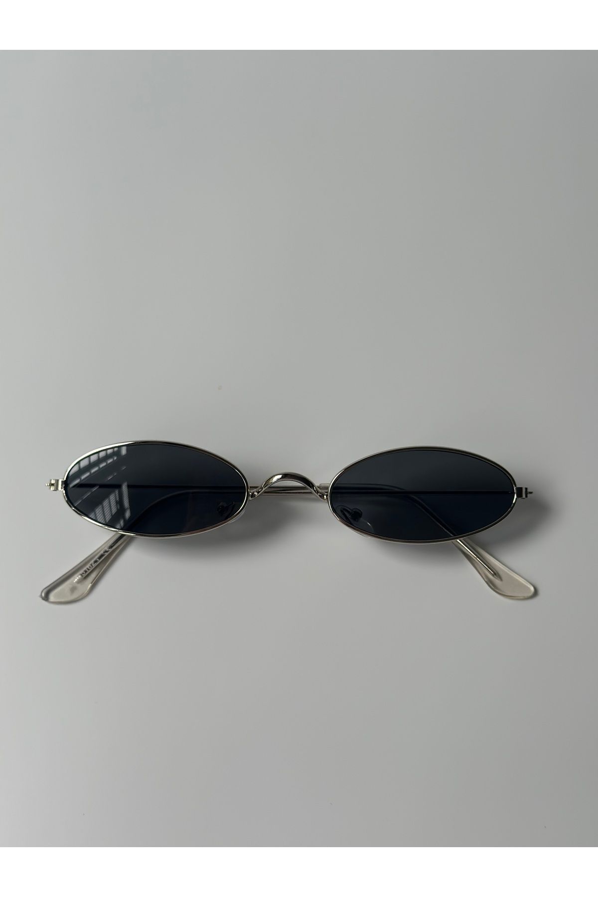 Aksu Atelier Retro İnce Çerçeveli Metal Oval Güneş Gözlüğü