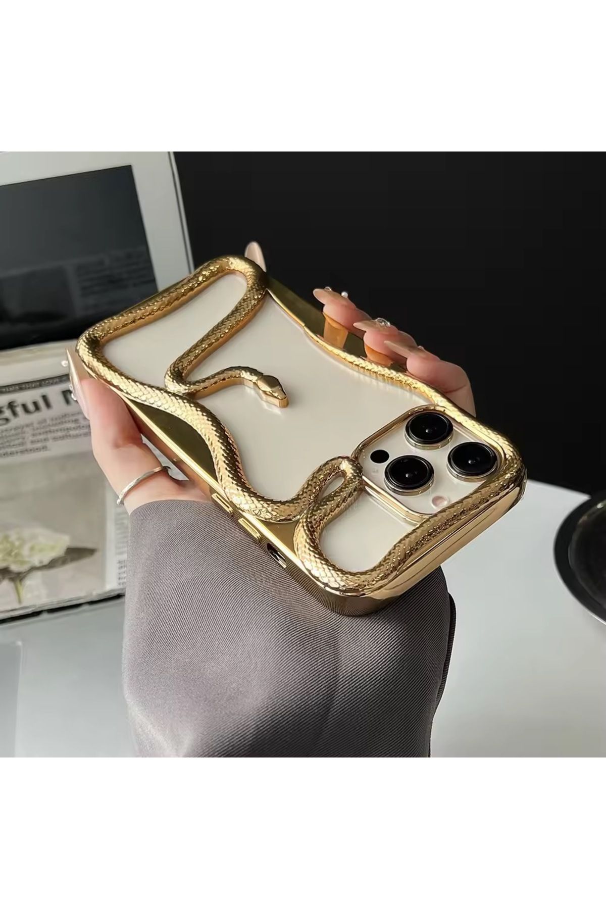 Kılıfsiparis iPhone 16 Pro Max Uyumlu Yılan Çerveli Silikon Kılıf
