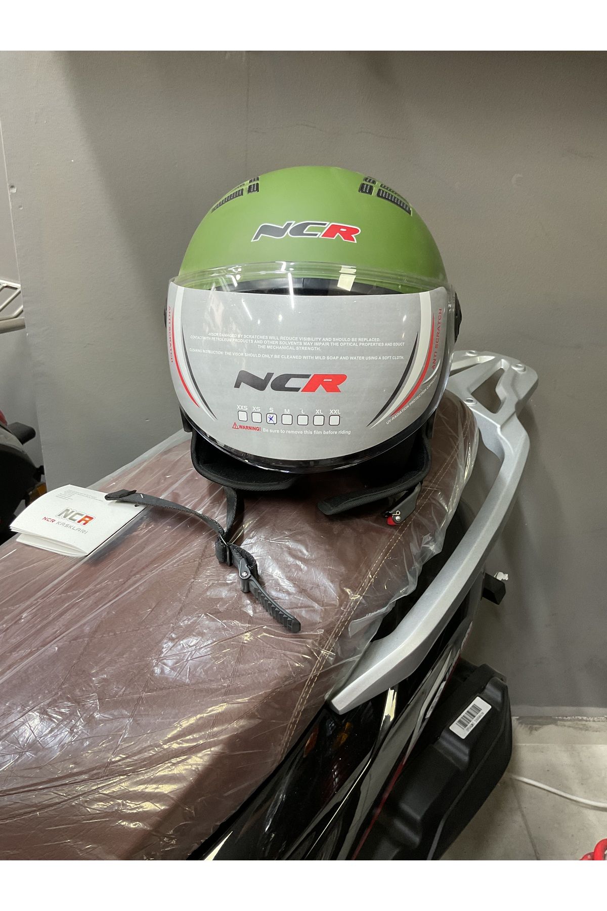 NCR çenesiz 230 ECE belgeli motosiklet kaskı