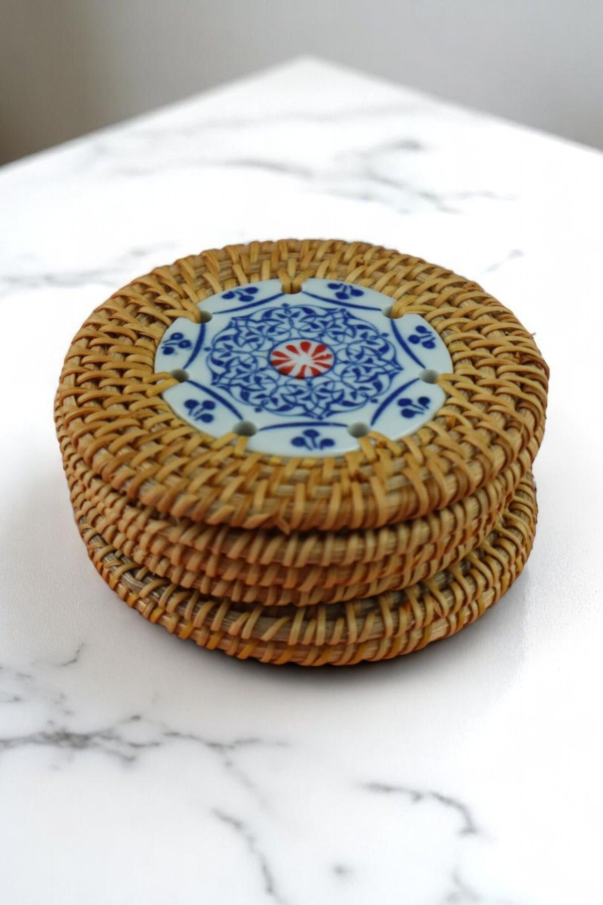 oceanpoint Doğal Rattan Örgü 6'lı El İşlemeli Seramik Bardak Altlığı Seti, Yuvarlak Masa Koruyucu, 10 cm