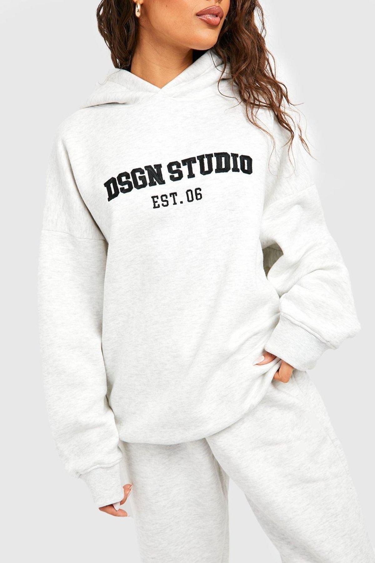 Boi Dsgn Studio Est.06 Eşofman Takımı - Gri Baskılı Takım Jogger Sweatshirt Lastik Paça Kapüşonlu