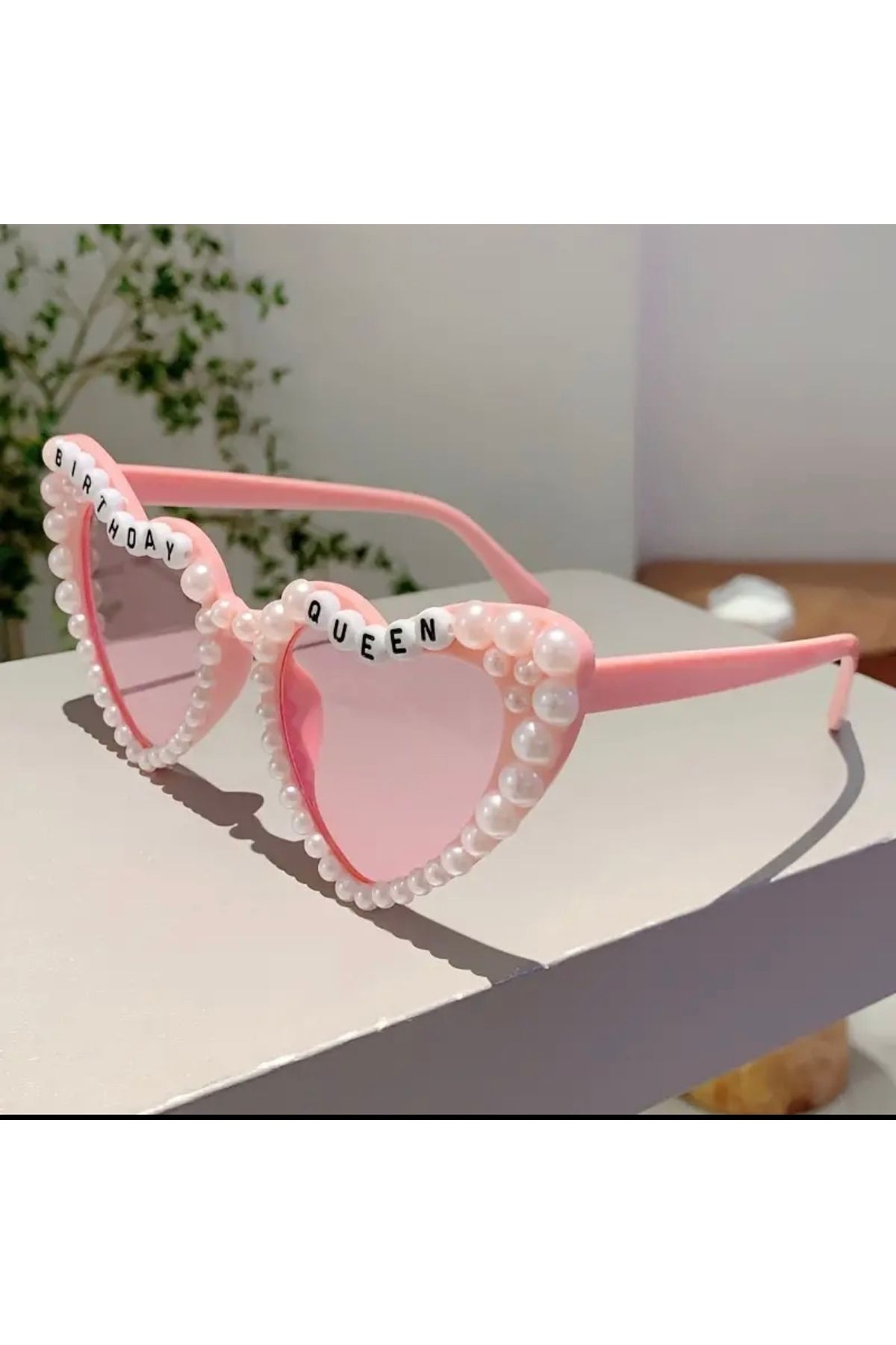 Store “Birthday Queen” Yazılı Taşlı ve İnci Süslemeli Pembe Kalpli Gözlük