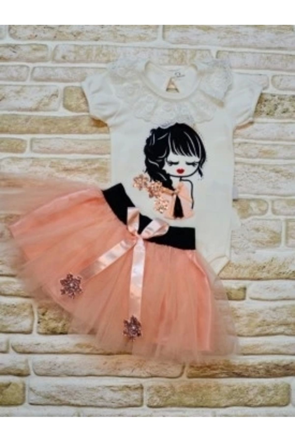 Diji Baby 9-12-18 Ay Saçı Örgülü Kız Nakışlı Kurdelalı Kısa Kollu Tütü Etek 2li Kız Bebek Takımı