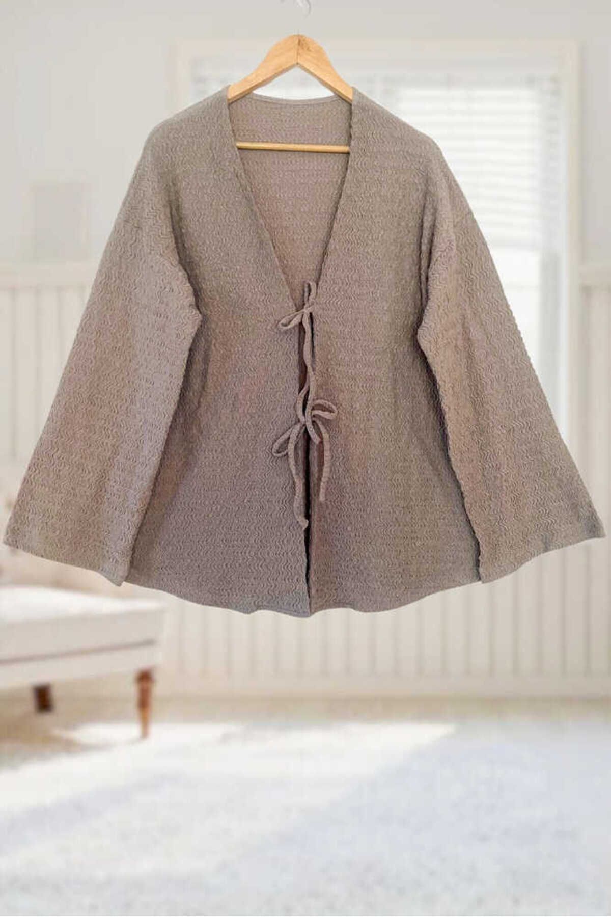 Aişe tesettür Bej Rengi Önü Bağlamalı Kimono Tunik