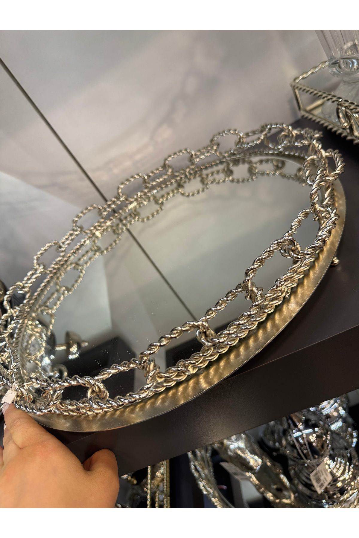 hediye ESTERHOMEDECOR Aynalı dekoratif zincir model metal tepsi 30cm