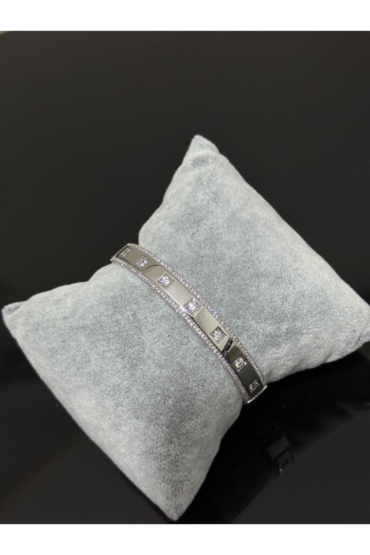 XUPING JEWELRY 316L kelepçeli zirkon taşlı çelik bileklik paslanmaz kararmaz