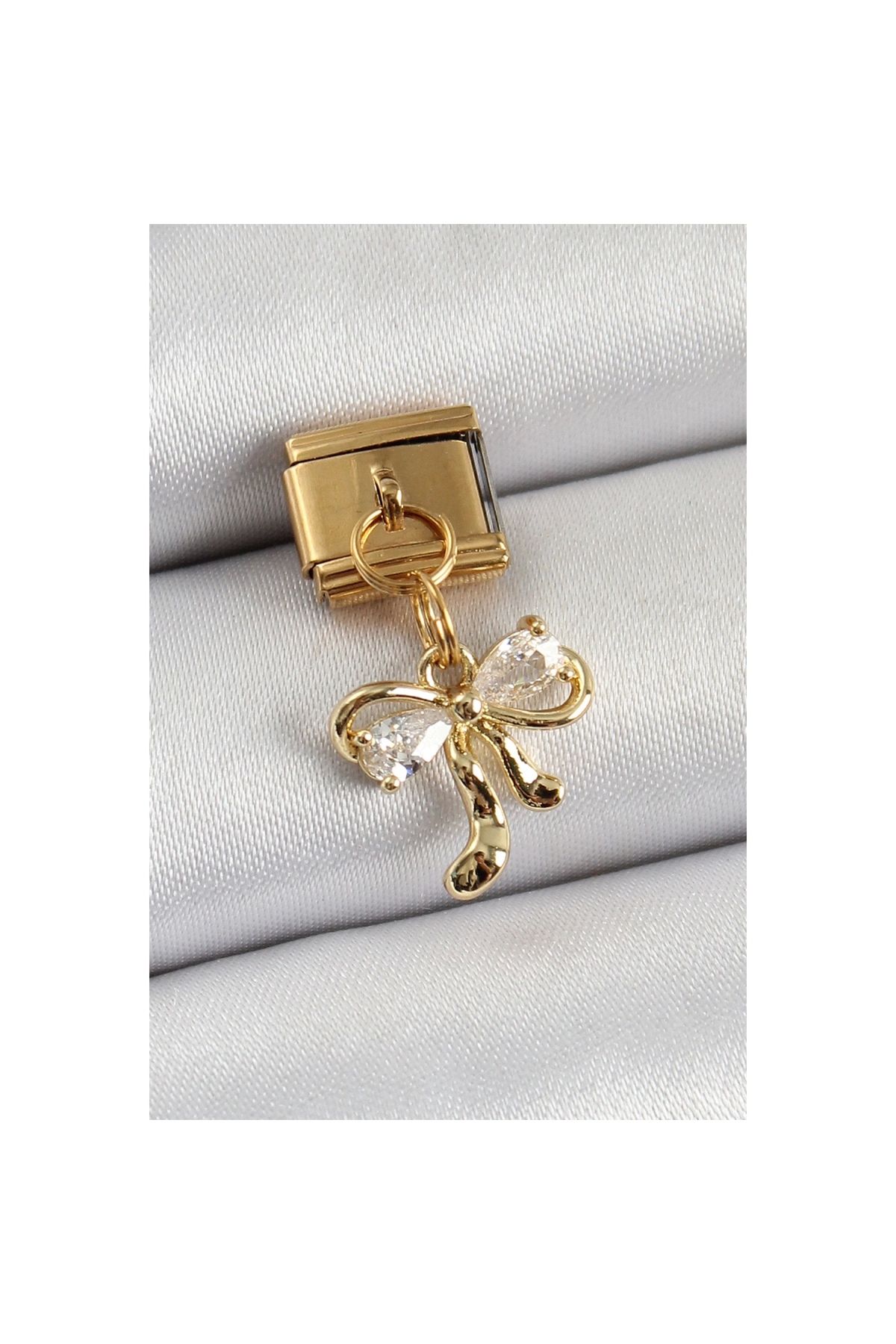Narnuga 316L Çelik Sallantılı Zirkon Taşlı Fiyonk Model Gold Renk Nomination Charm - TJ-BC1400