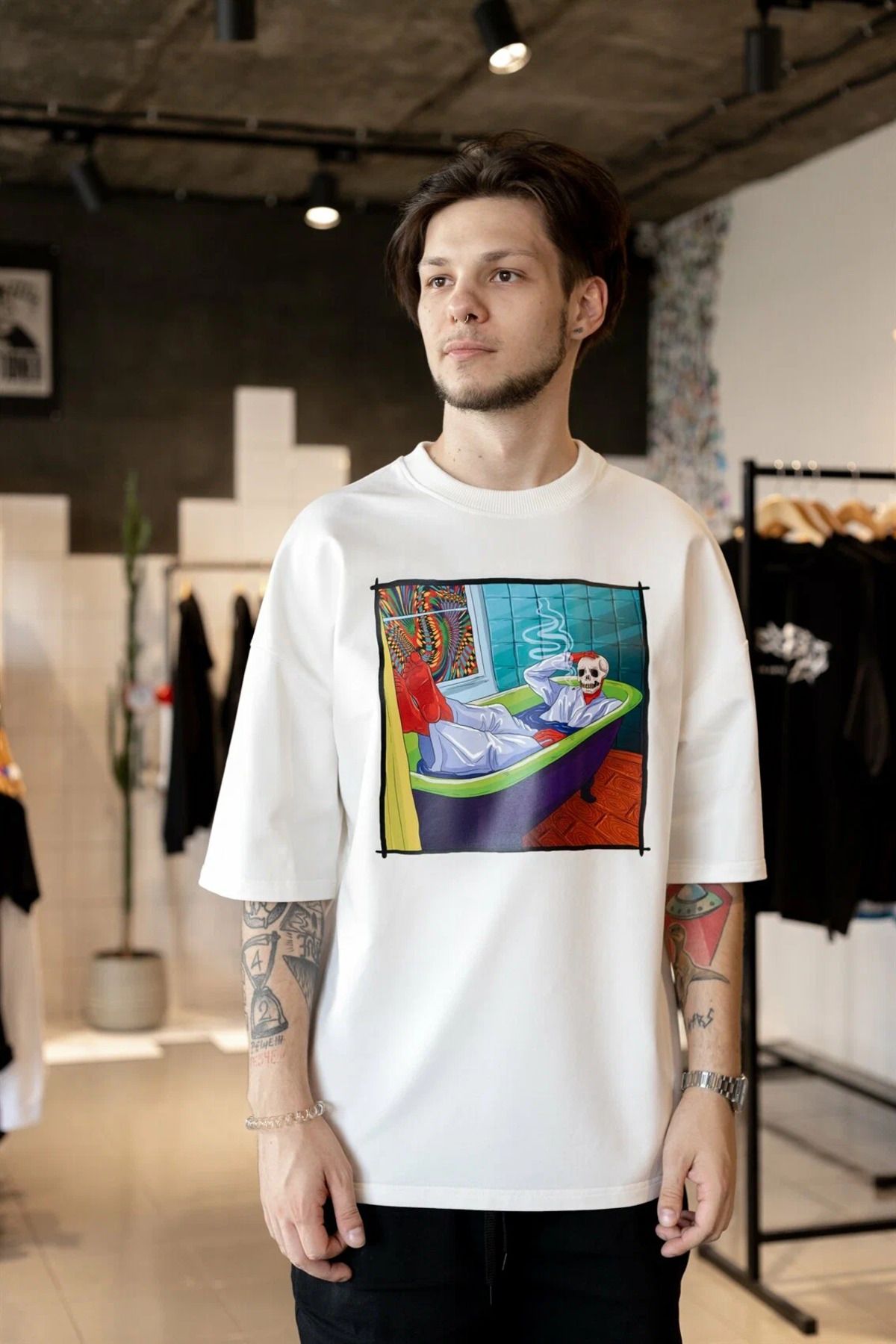 ELNOYA Unisex Pamuklu Beyaz Oversize "Rahat" Baskılı Minimalist Bisiklet Yaka T-shirt