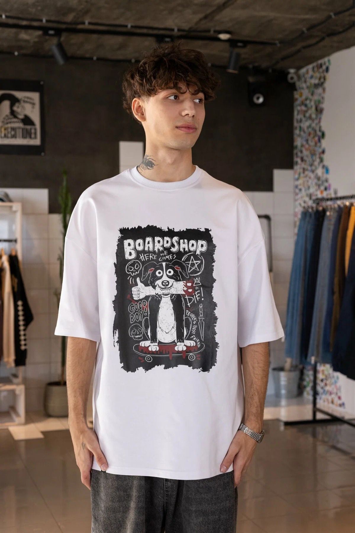 ELNOYA Unisex Pamuklu Beyaz Oversize "Board Shop" Baskılı Bisiklet Yaka Rahat T-shirt