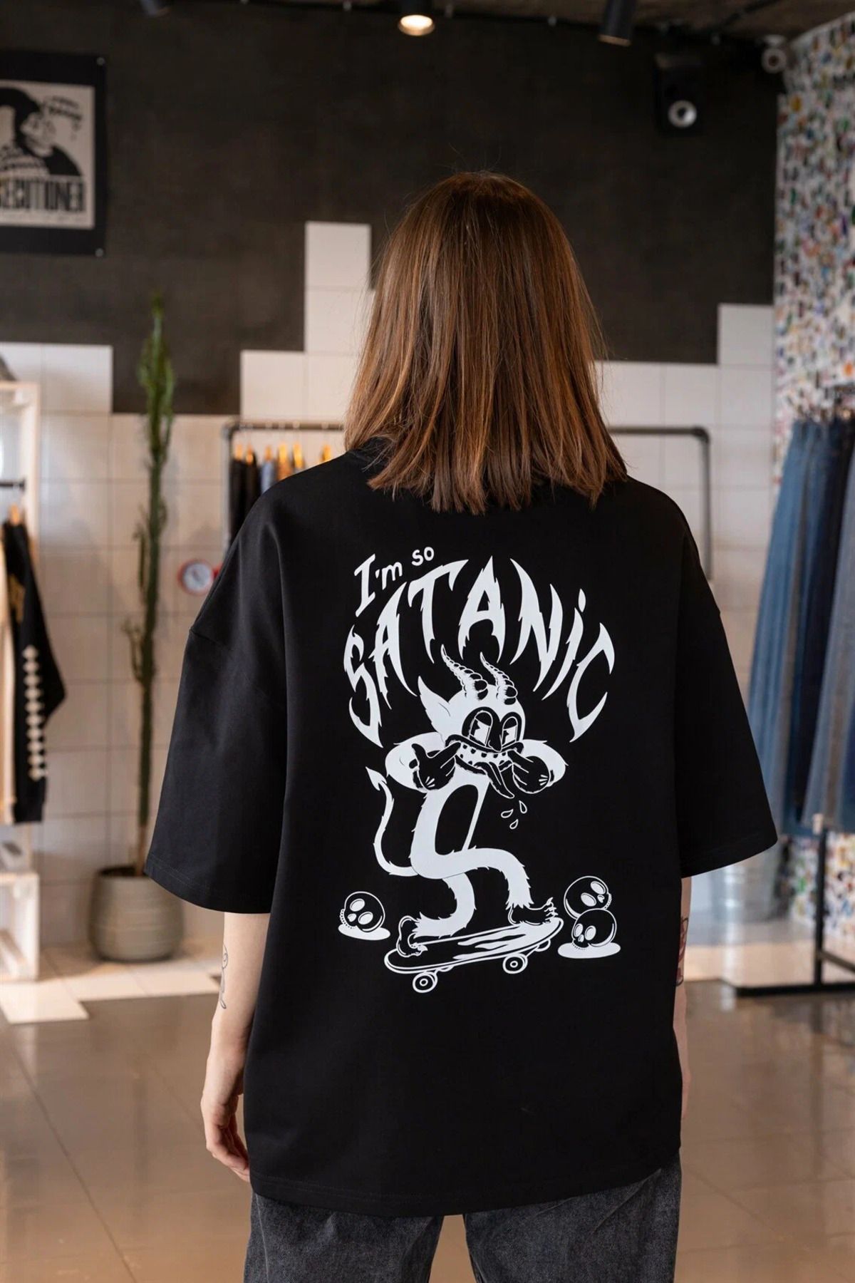 ELNOYA Unisex Pamuklu Siyah Oversize "I Am So Satanic" Baskılı Bisiklet Yaka Rahat T-shirt