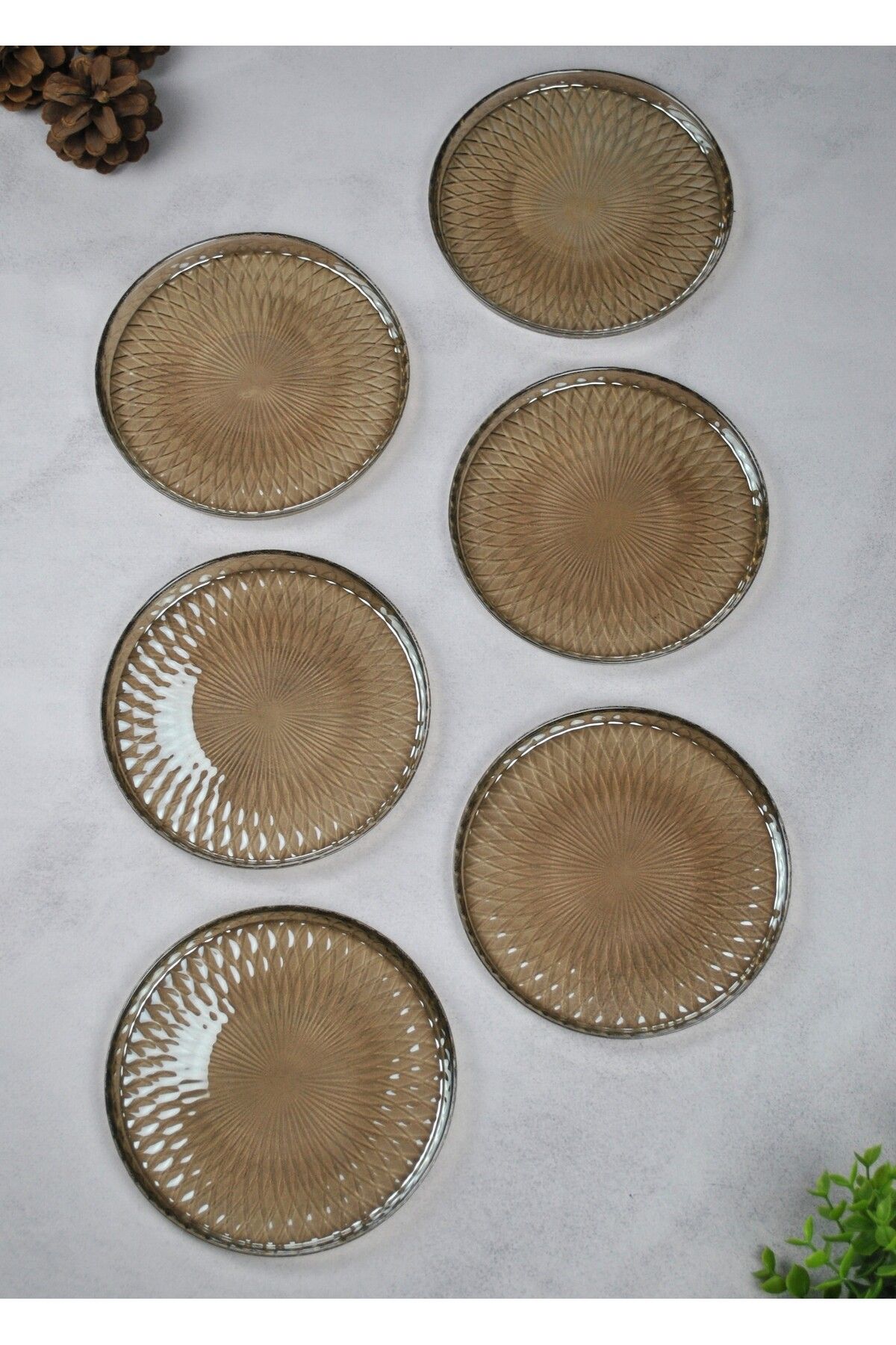 Qualitev 6'lı Füme Cam Desenli 16 cm Tatlı Tabağı Pasta İkram Tabak