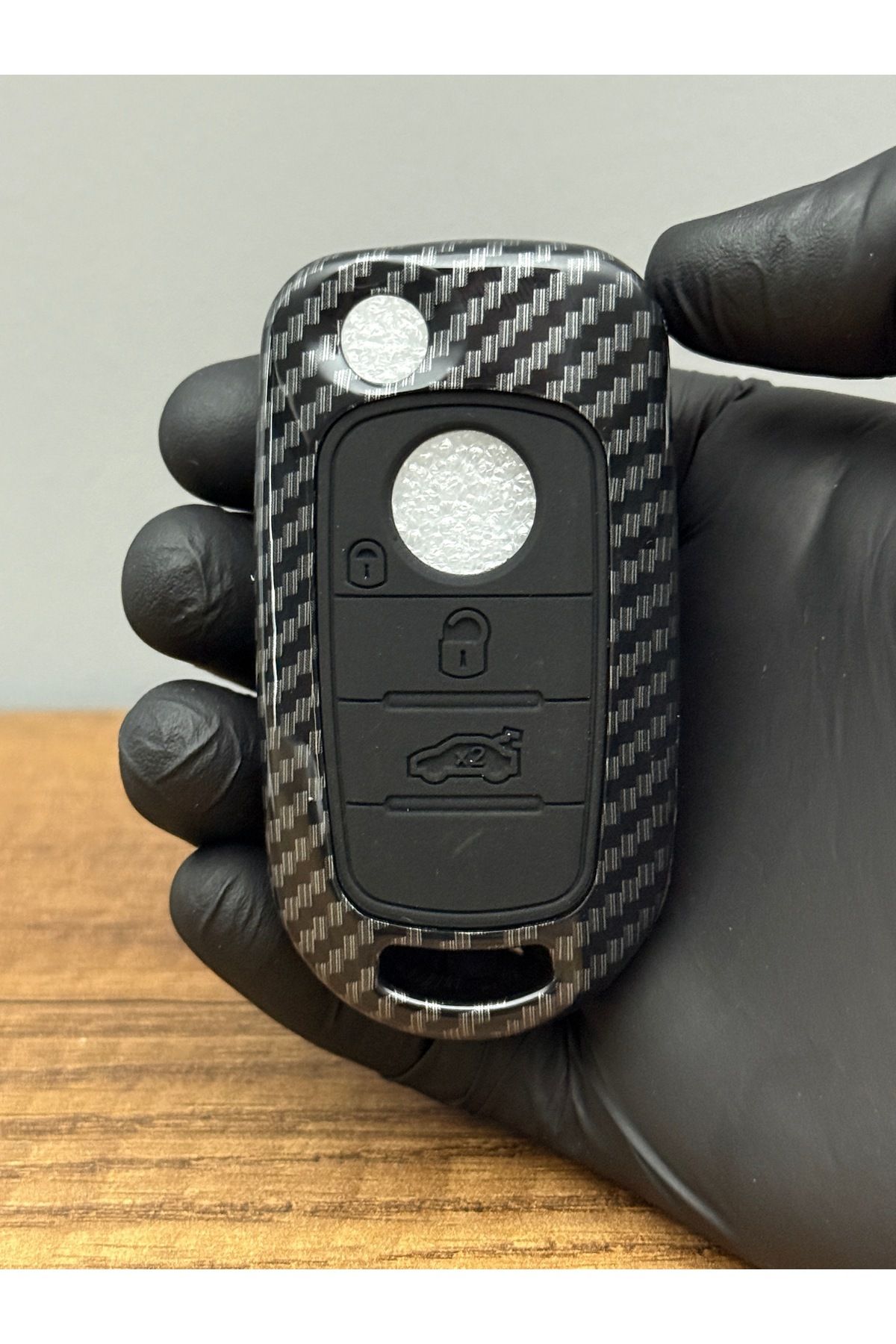 Luxe Aksesuarr Fiat Egea -Fiat 500 - Doblo Sustalı 3 Düğmeli Karbon Fiber Anahtar Koruma Kaplama Kılıfı