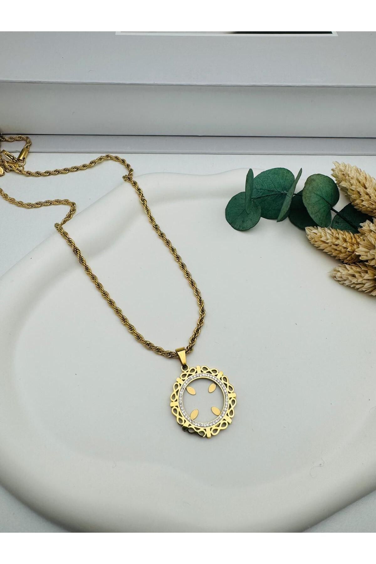 nerede bulurum İçi Boş Çeyrekli Çelik Kolye (Gold) 0106333