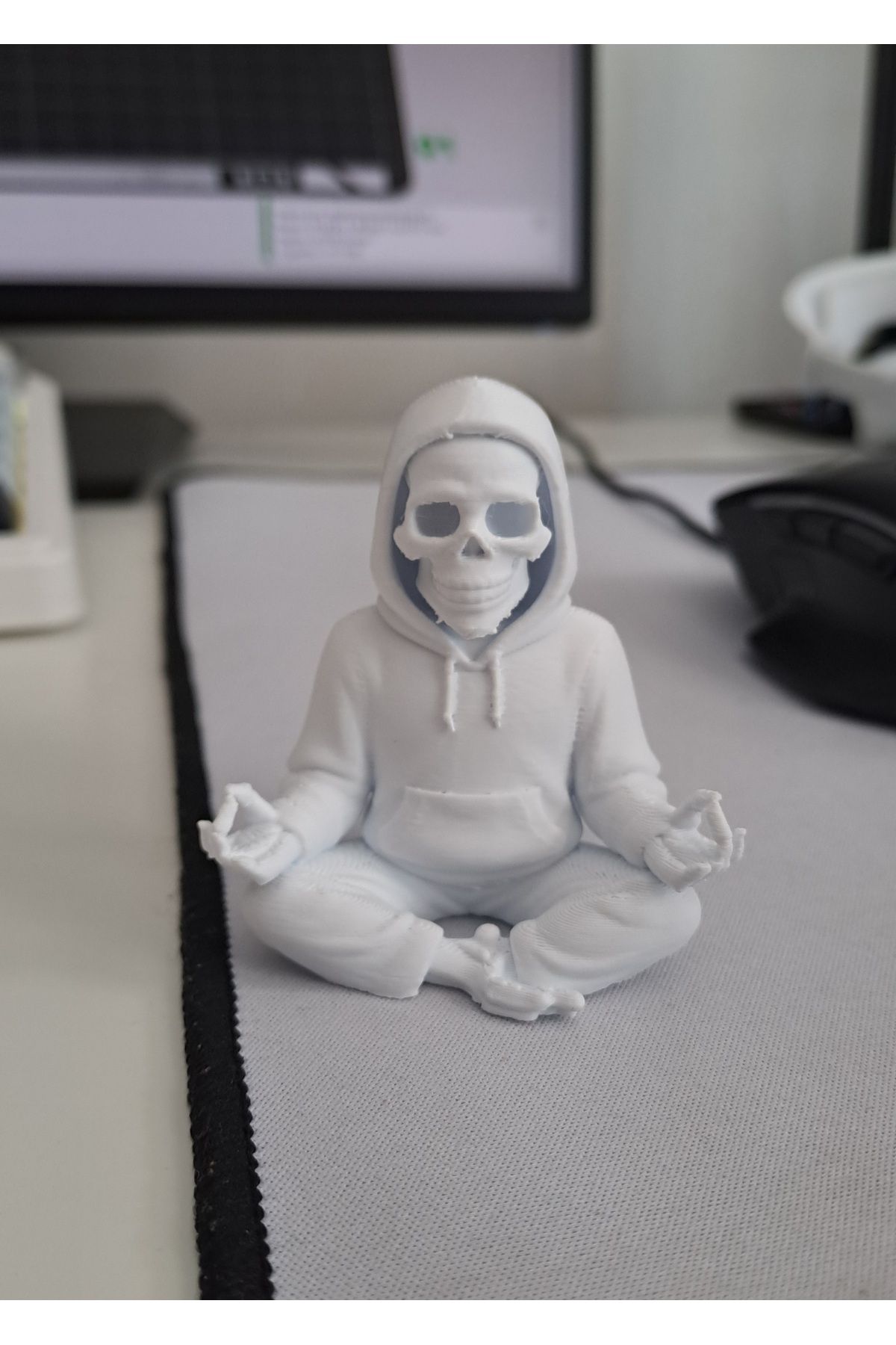 Gonulella 3D Meditasyon Yapan İskelet Figürü Dekoratif Figür