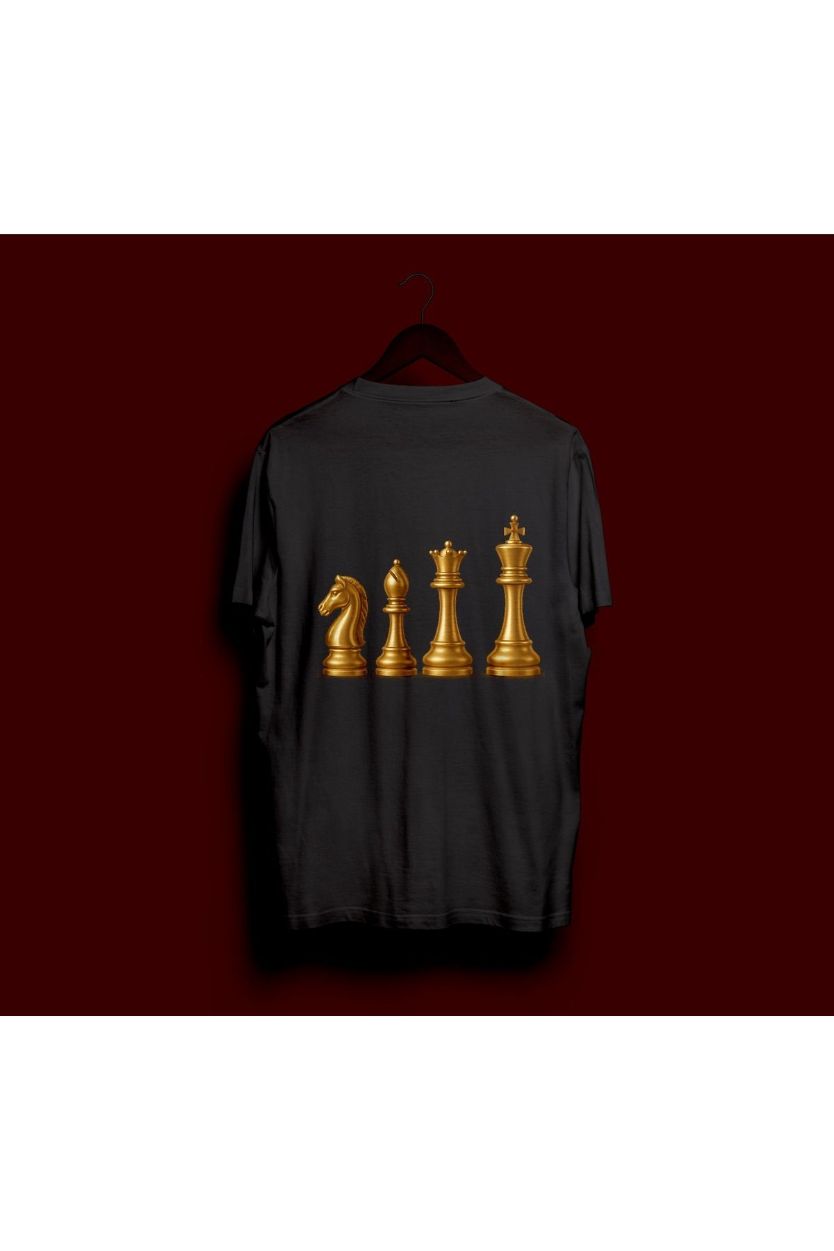 MODA KISA KOLLU SIRT BASKI REGULAR KALIP SATRANÇ TAŞLARI DESENLİ T-SHIRT