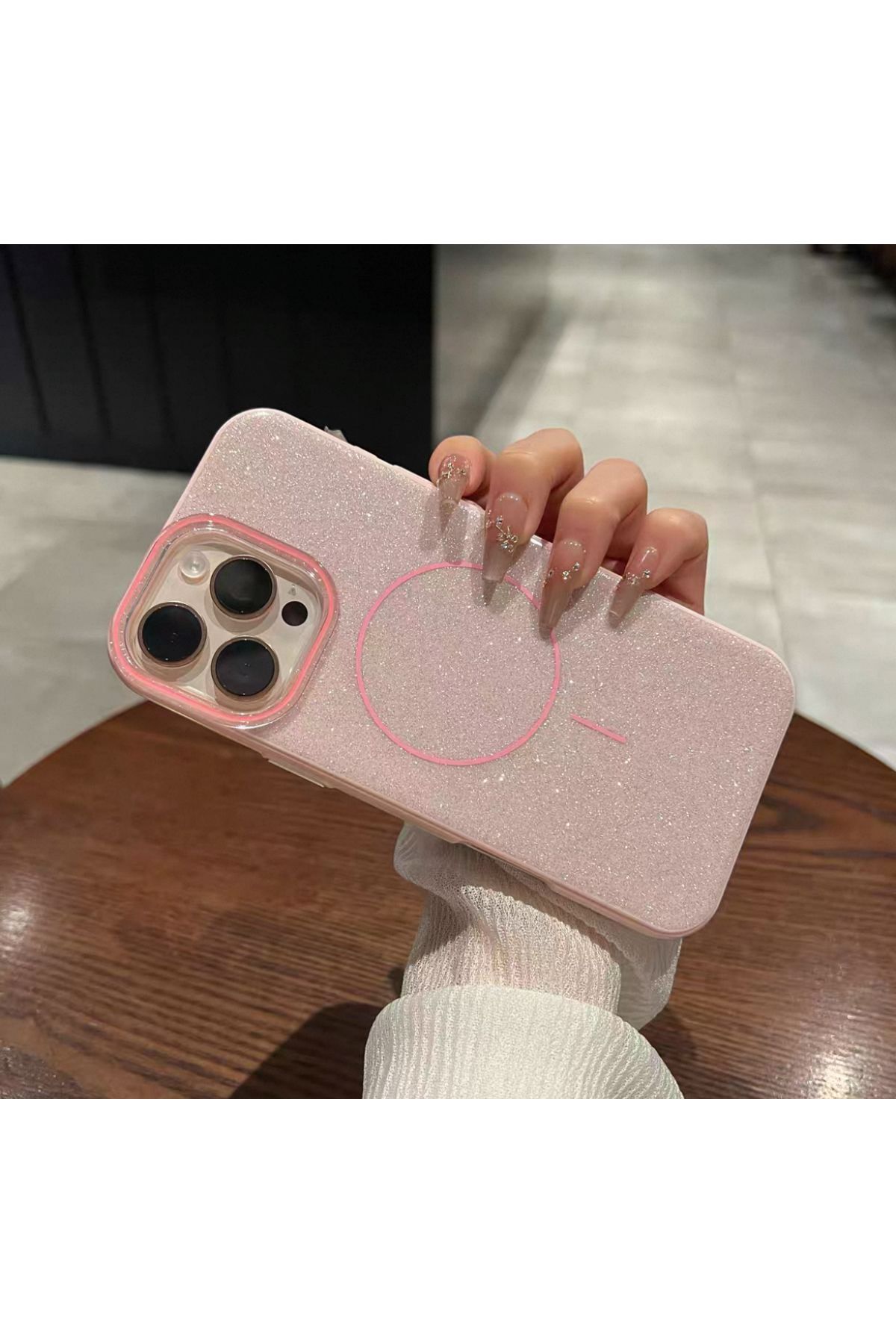 EDELFU iPhone 15 PRO MAX Simli Silikon Yumuşak Kamera Çıkıntılı Parlak Gösterişli Magsafeli Koruyucu Kılıf