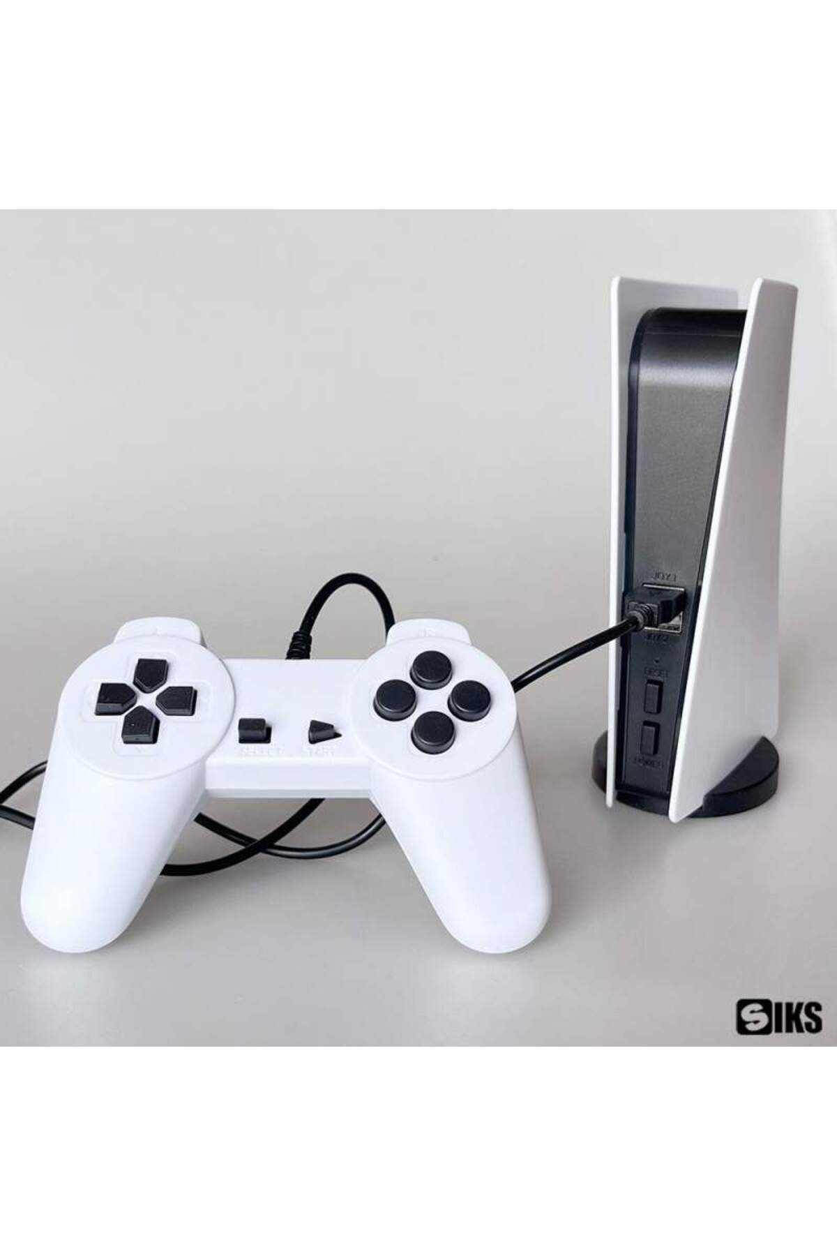 SIKS-GS5 SIKS Retro Video Game Console, 2 X Wired Controller, Super 8 BIT Game, Black/White 2