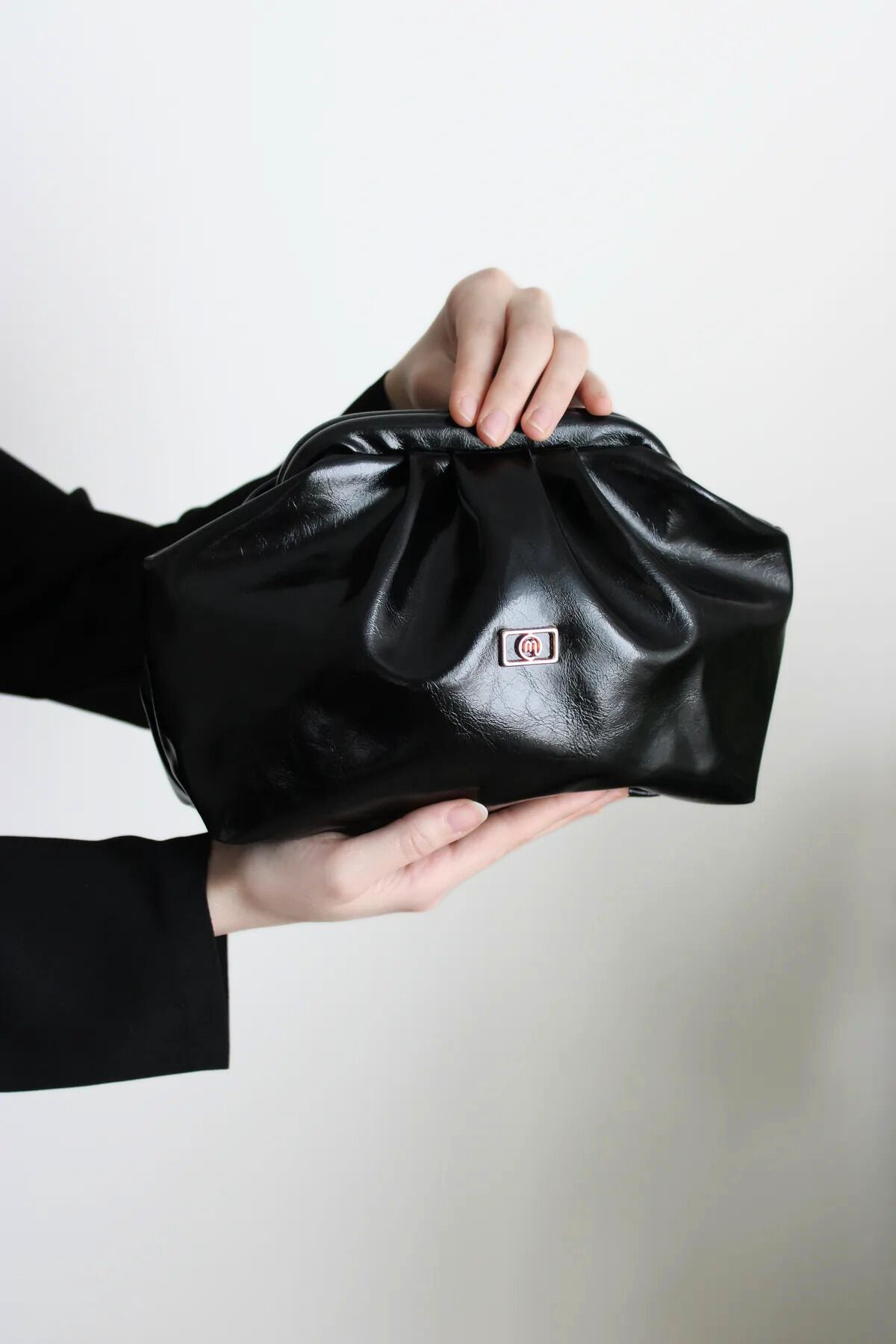 themoiss Kadın Rugan Clutch Portföy Günlük Ve Abiye Büzgü Detaylı Askılı El Ve Omuz Çanta