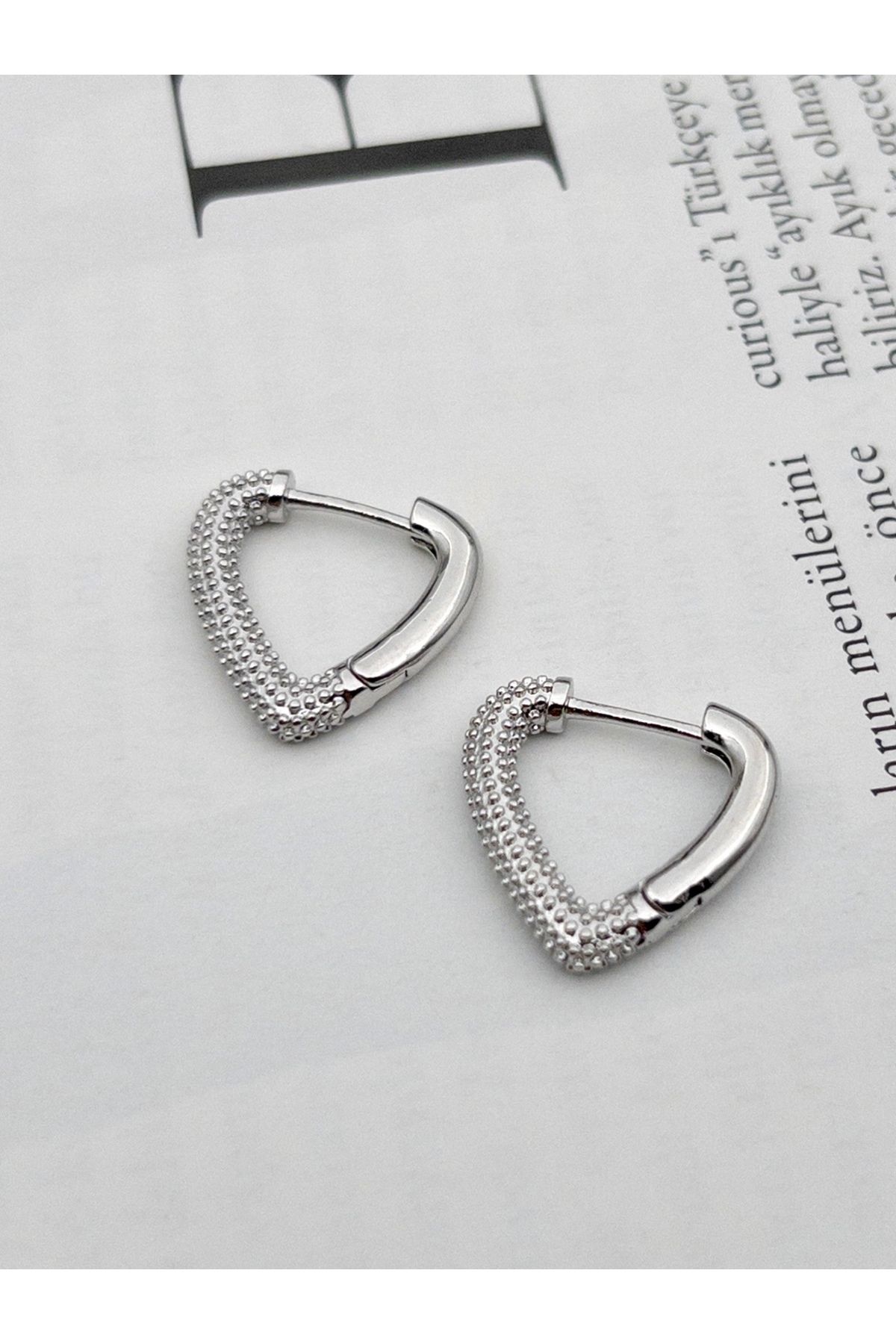 Siya Silver Minimal Kalp Tasarım Çelik Küpe - 1,5 cm