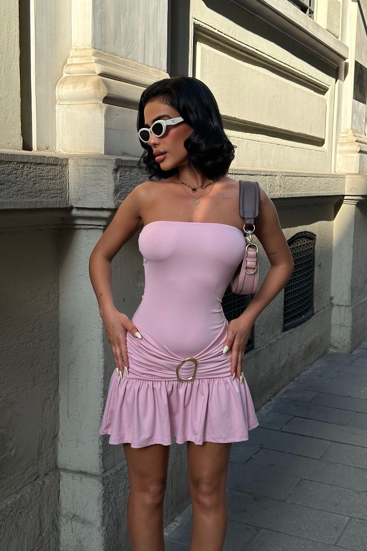 World Fashion Trends 8056 AKSESUARLI STRAPLEZ BÜZGÜLÜ ESNEK KUMAŞ ELBİSE
