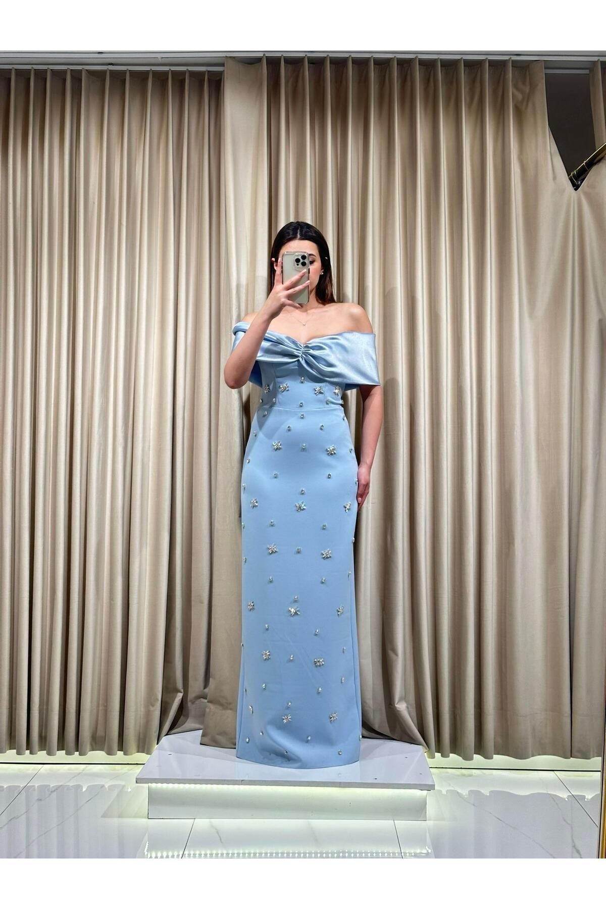 Kaleiçi Yıldızlar BEBE MAVİSİ Kayık Yaka İşlemeli Abiye Elbise 5494