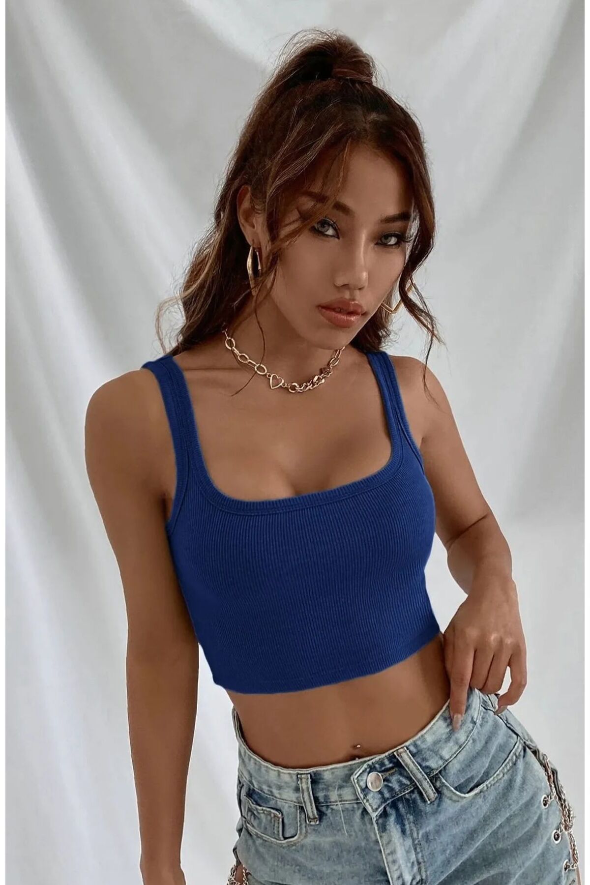 ARONA kadın lacivert askılı crop