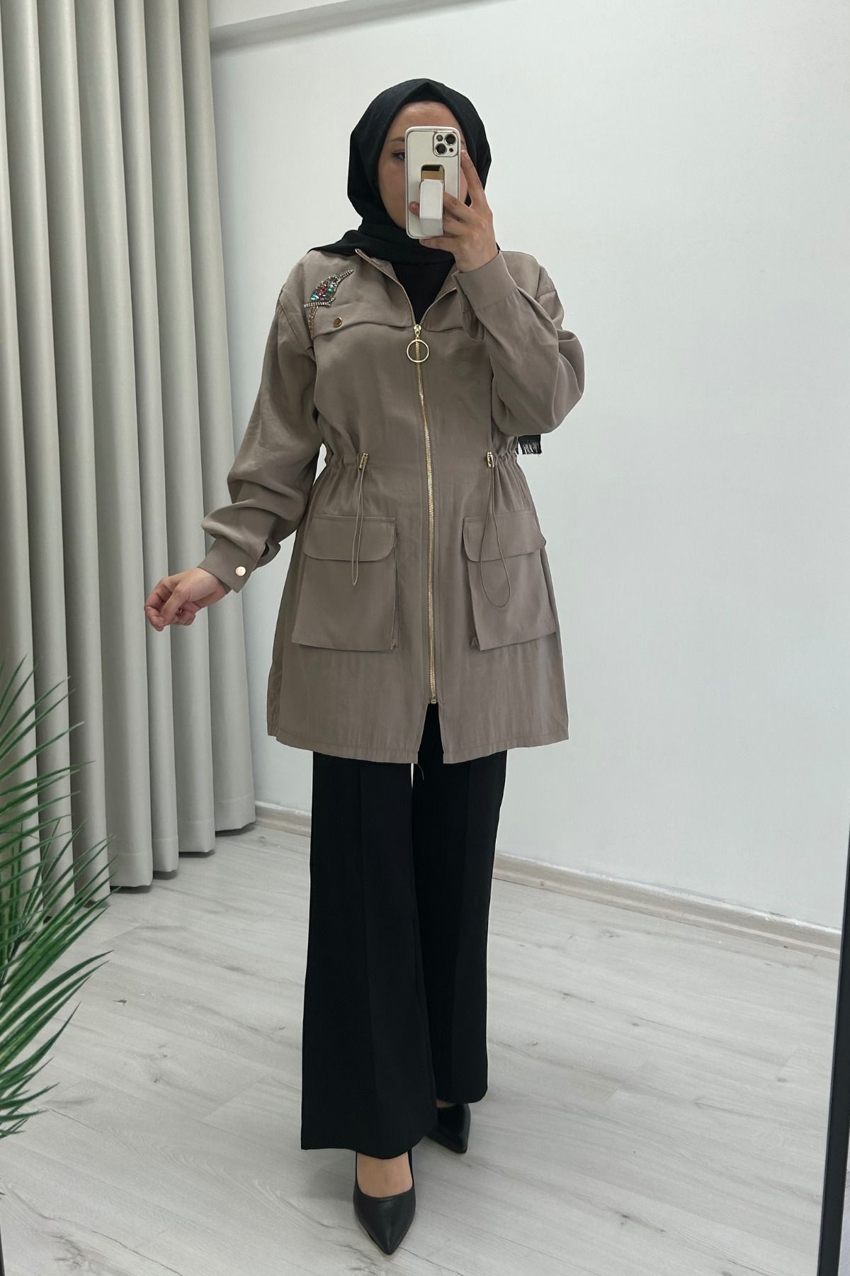 T Moda Store Yaka Taş İşleme Kuş Detaylı Bel Büzmeli Cupra Kap