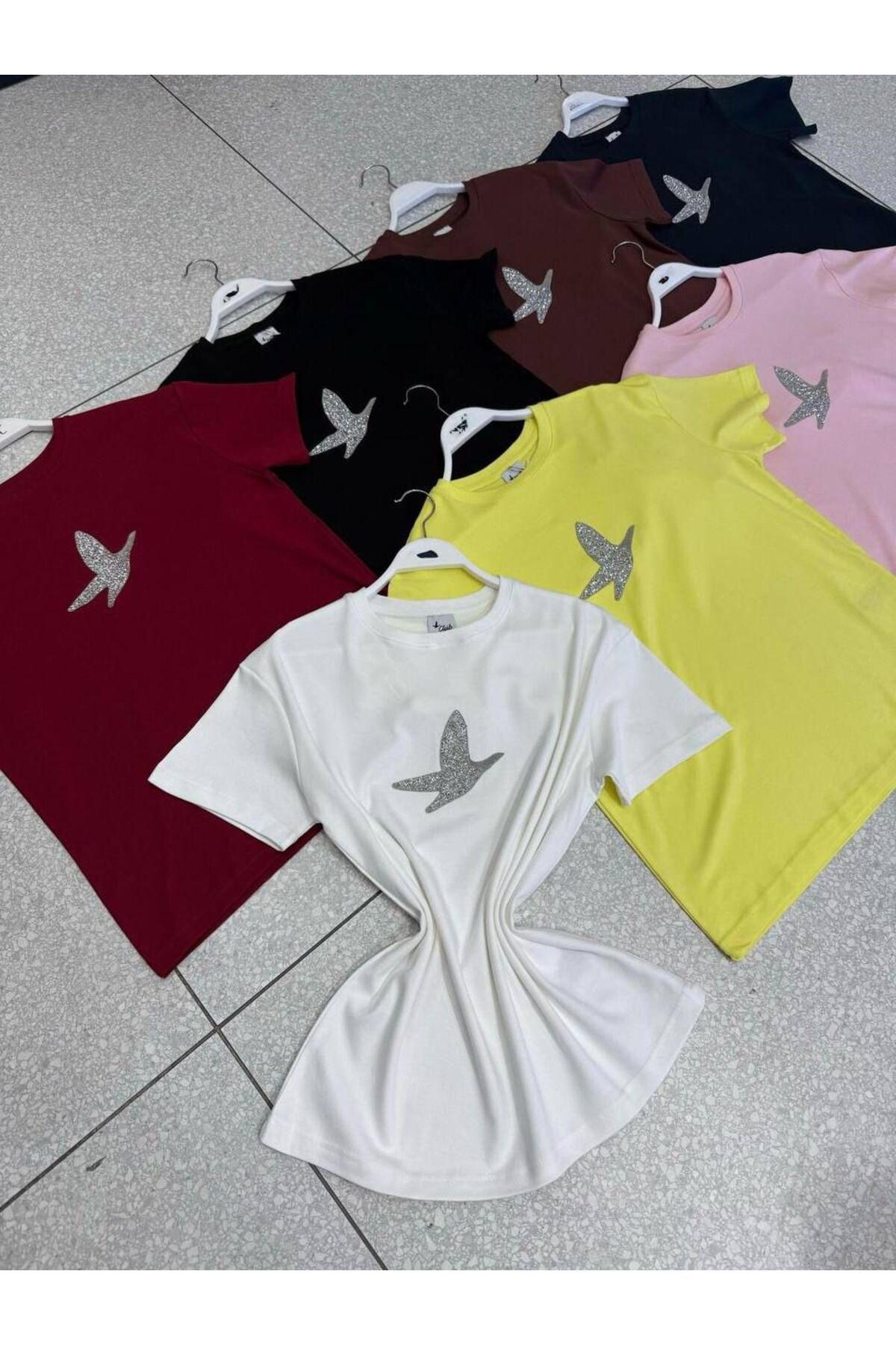 Mint Kuş Detaylı Pullu Tshirt Sarı