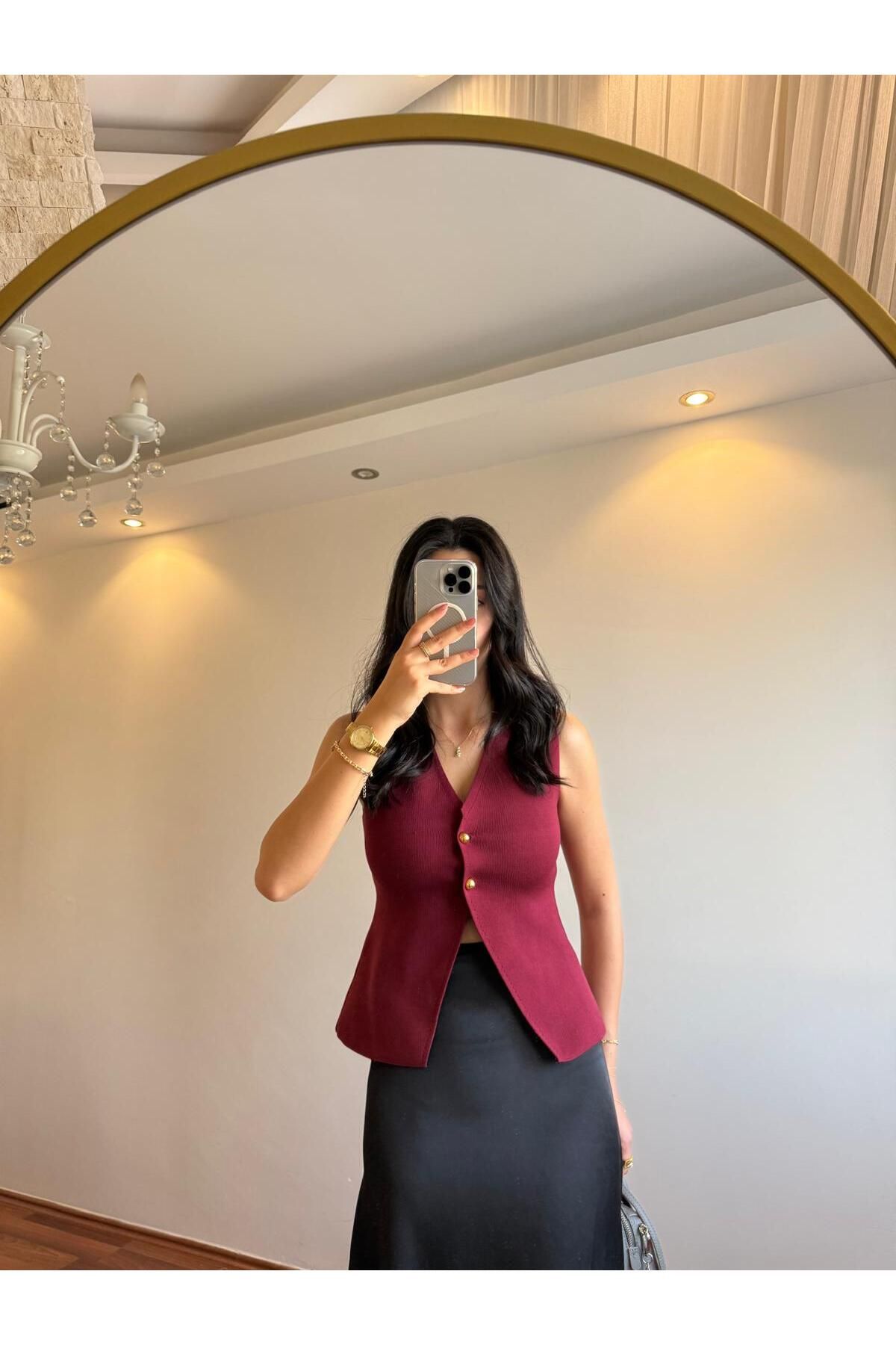 Mihri Atelier Butik BORDO GOLD DÜĞMELİ BLUZ