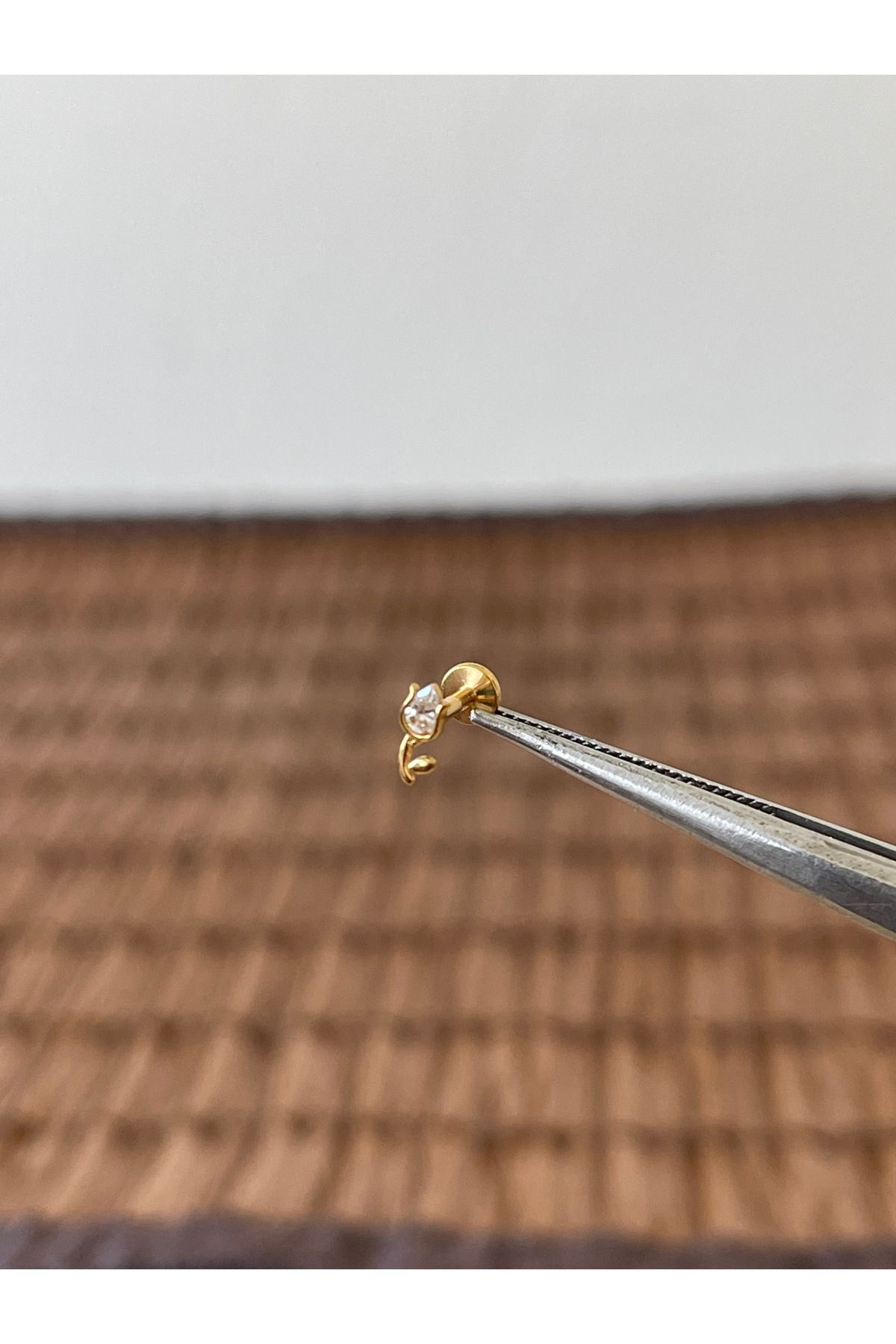 Rupen Kraft 316 L Cerrahi Çelik Lale Modeli Zirkon Taşlı Dudak Helix Tragus Kıkırdak Pierincgi