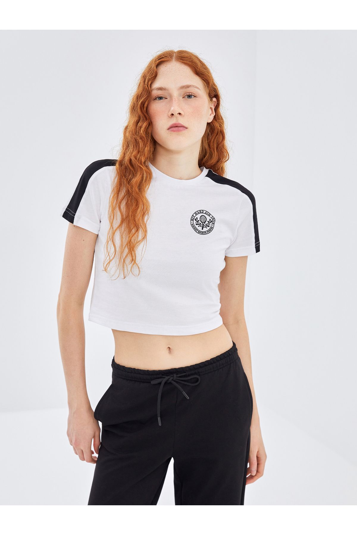 LC Waikiki Bisiklet Yaka Baskılı Kısa Kollu Kadın Crop