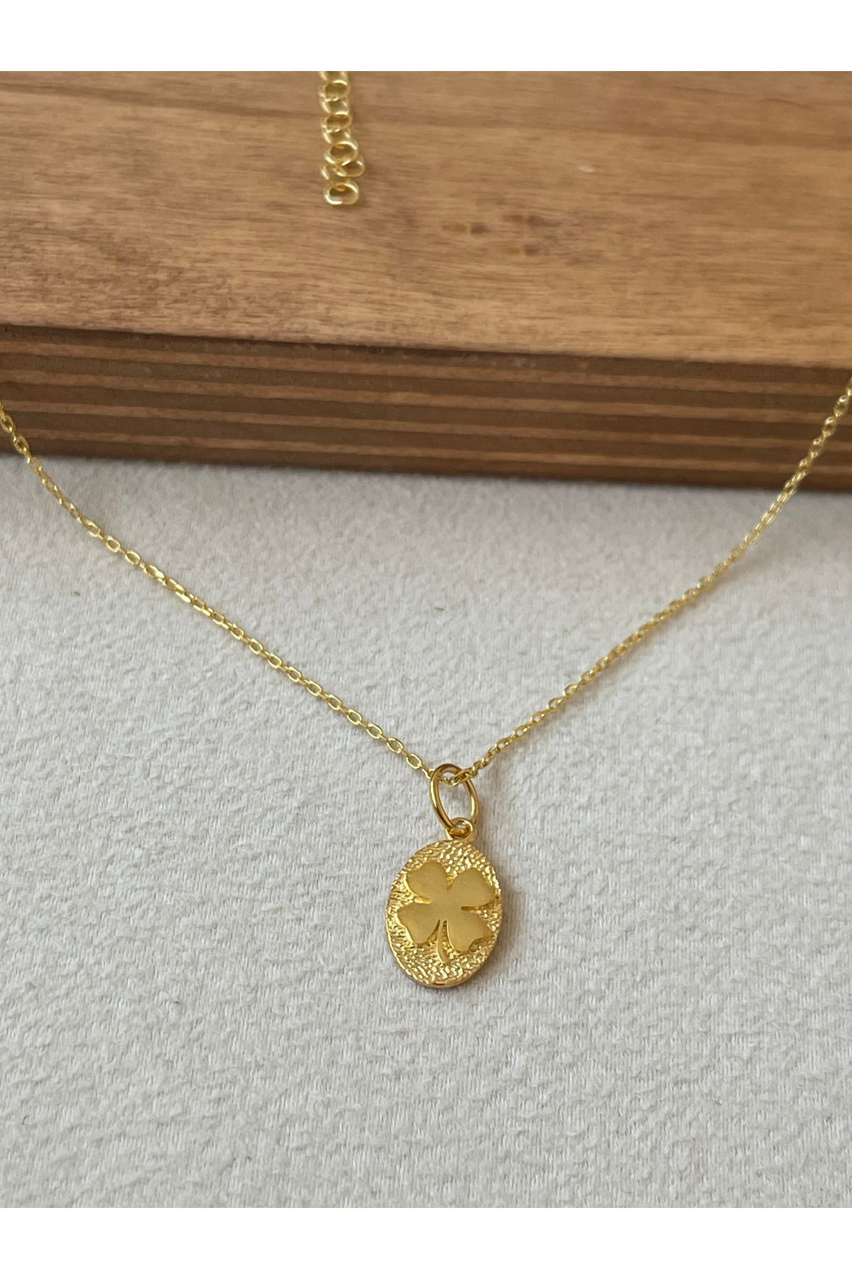 Rupen Kraft 925 Ayar Gümüş Yonca Modeli Gold Renginde Zincirli Gümüş Şans Kolyesi 45cm