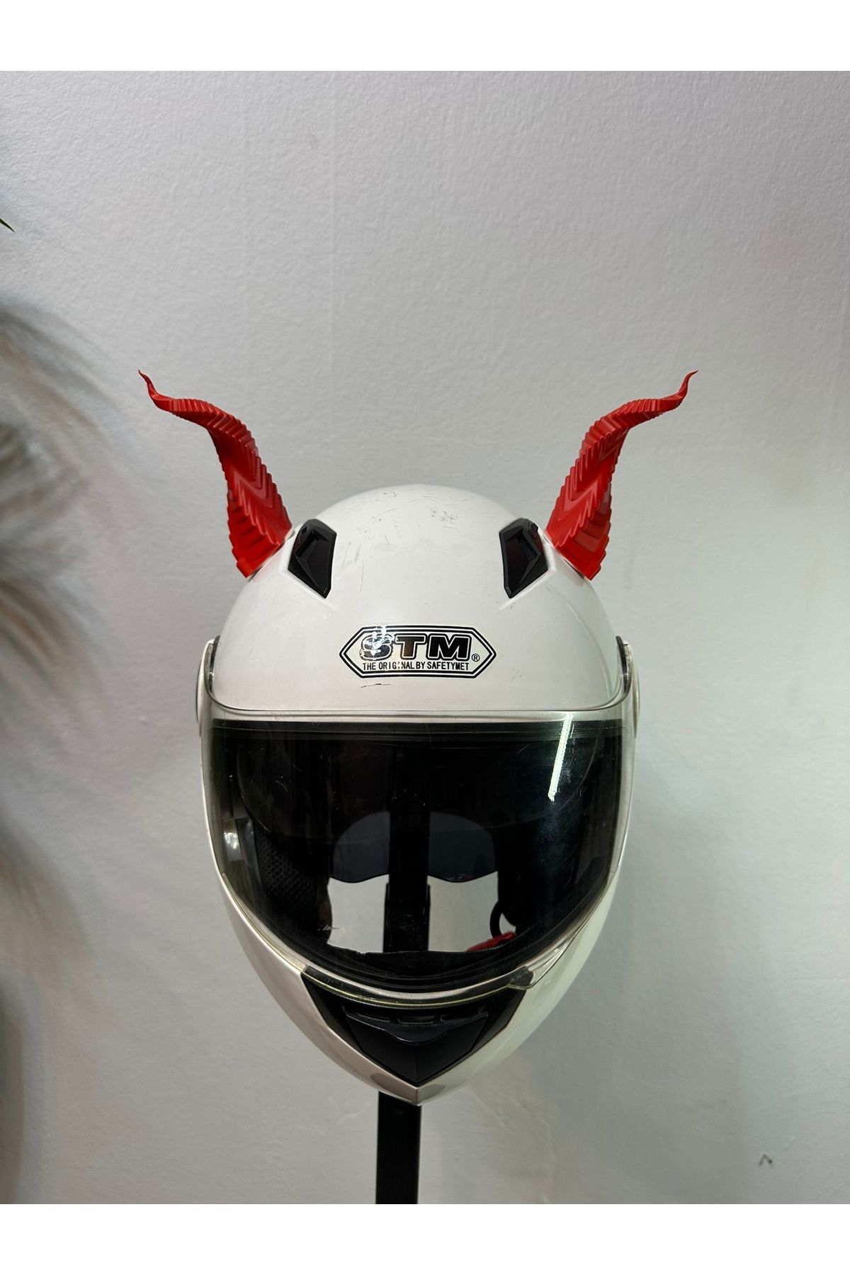 Butik Motor & Motosiklet Bükülmüş Kırmızı Boynuz Kask Dış Aksesuarı