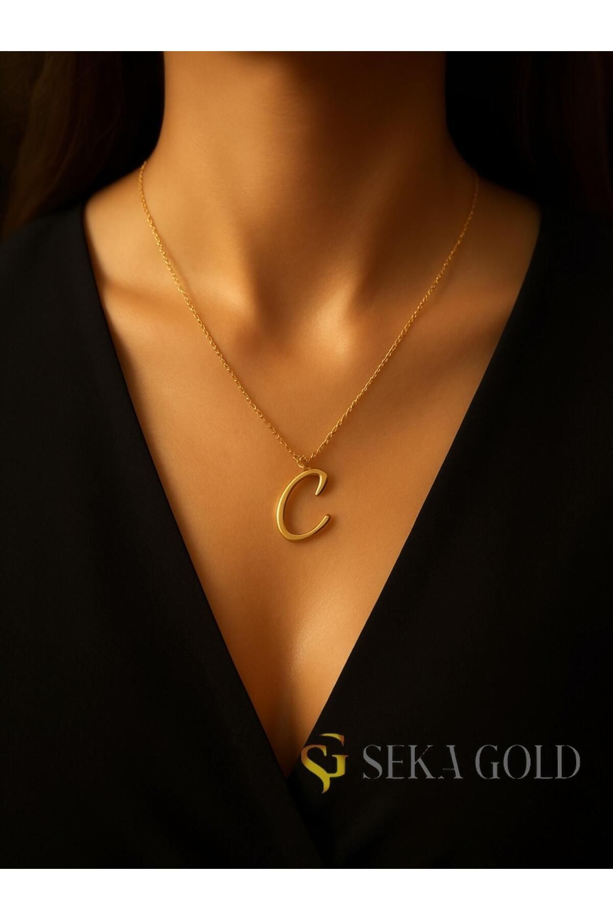 Seka gold C Harfi Kolye