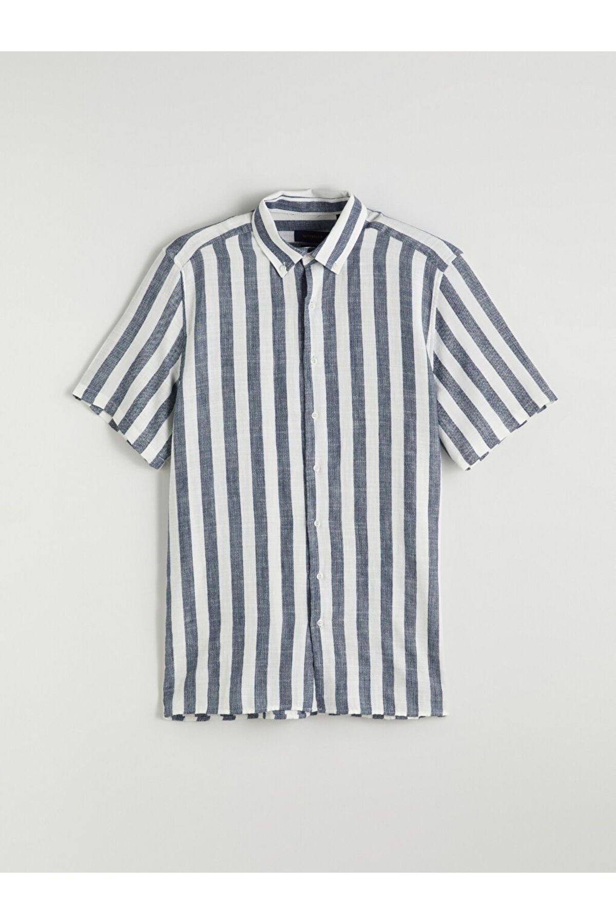LC Waikiki SOUTHBLUE Regular Fit Kısa Kollu Çizgili Armürlü Erkek Gömlek