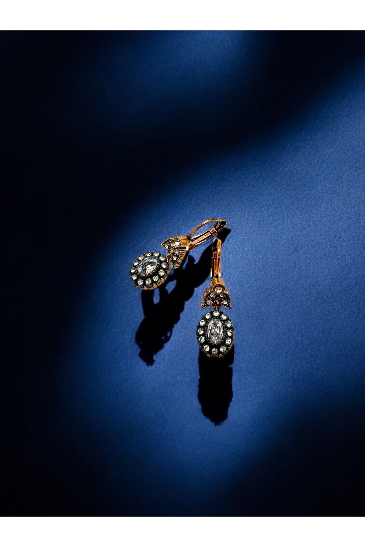 FUYA JEWELLERY Zirkon Taş Detaylı Oval Küpe