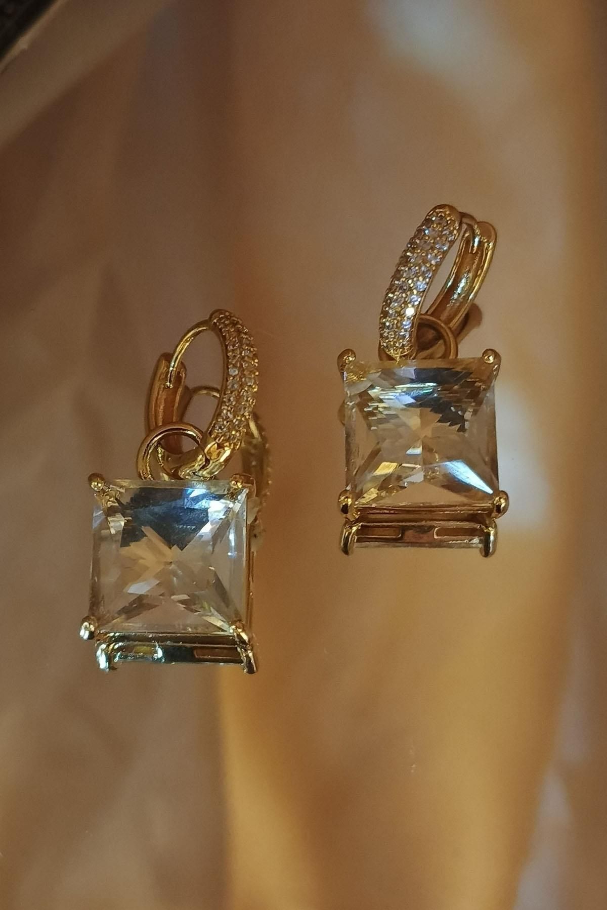 Eswomes Büyüük Kare Taşlı Halka Küpe Gold