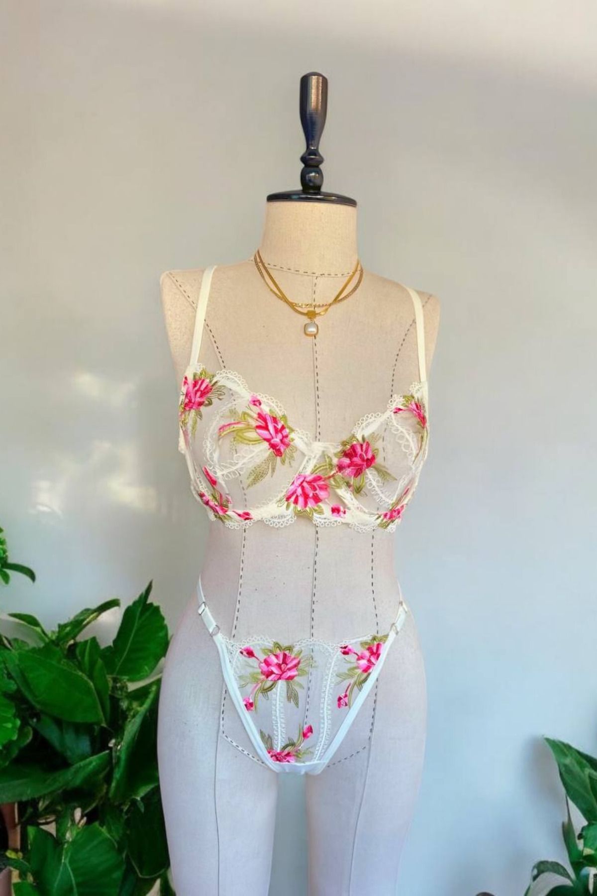 RosalynStore Rosalyn "Flora Lace" Çiçek İşlemeli Dantel Sütyen Takımı