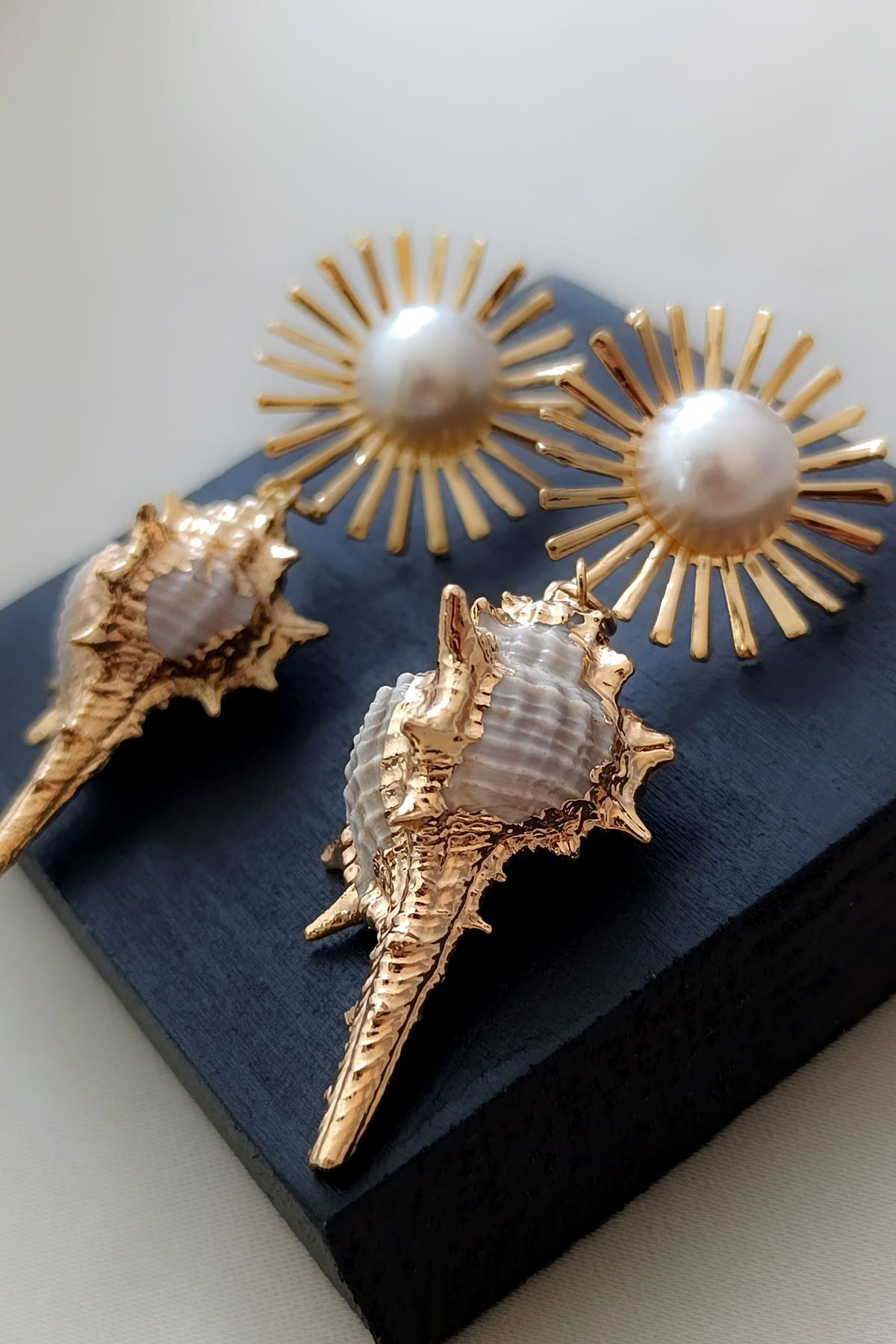 COSİTA-Seashell Gold Sun Figure Large Size Pearl Detail Long Dangle Earrings 2
