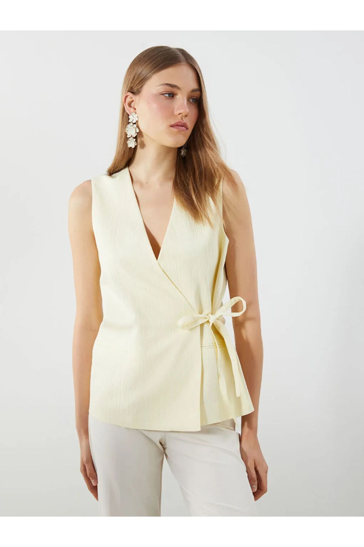 LC Waikiki-Lcw Vision Sari V-Neck Textured Women's Classic Vest 1