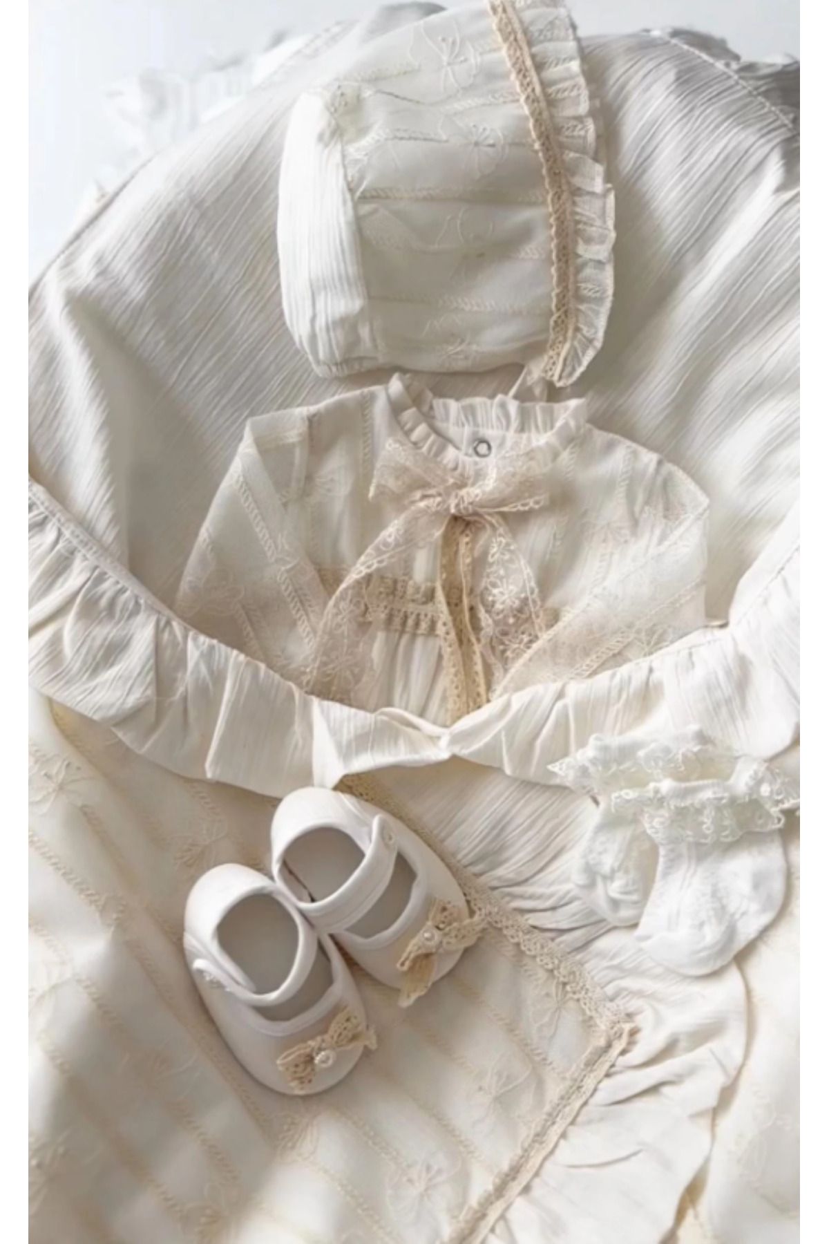 STRAWBABY Kız Bebek 0-3 Ay Premium Fistolu Dantelli Müslin Kumaş 5li Set