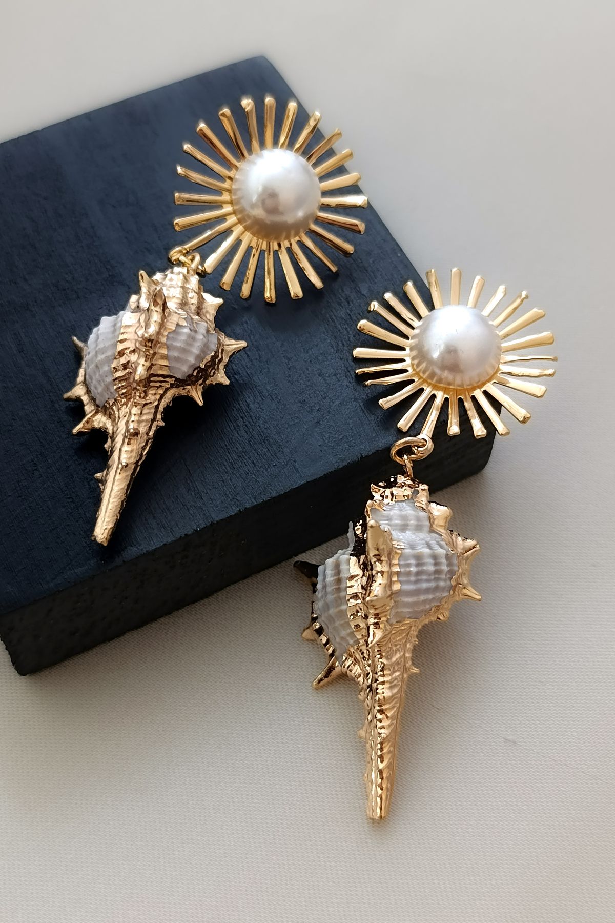 COSİTA-Seashell Gold Sun Figure Large Size Pearl Detail Long Dangle Earrings 5