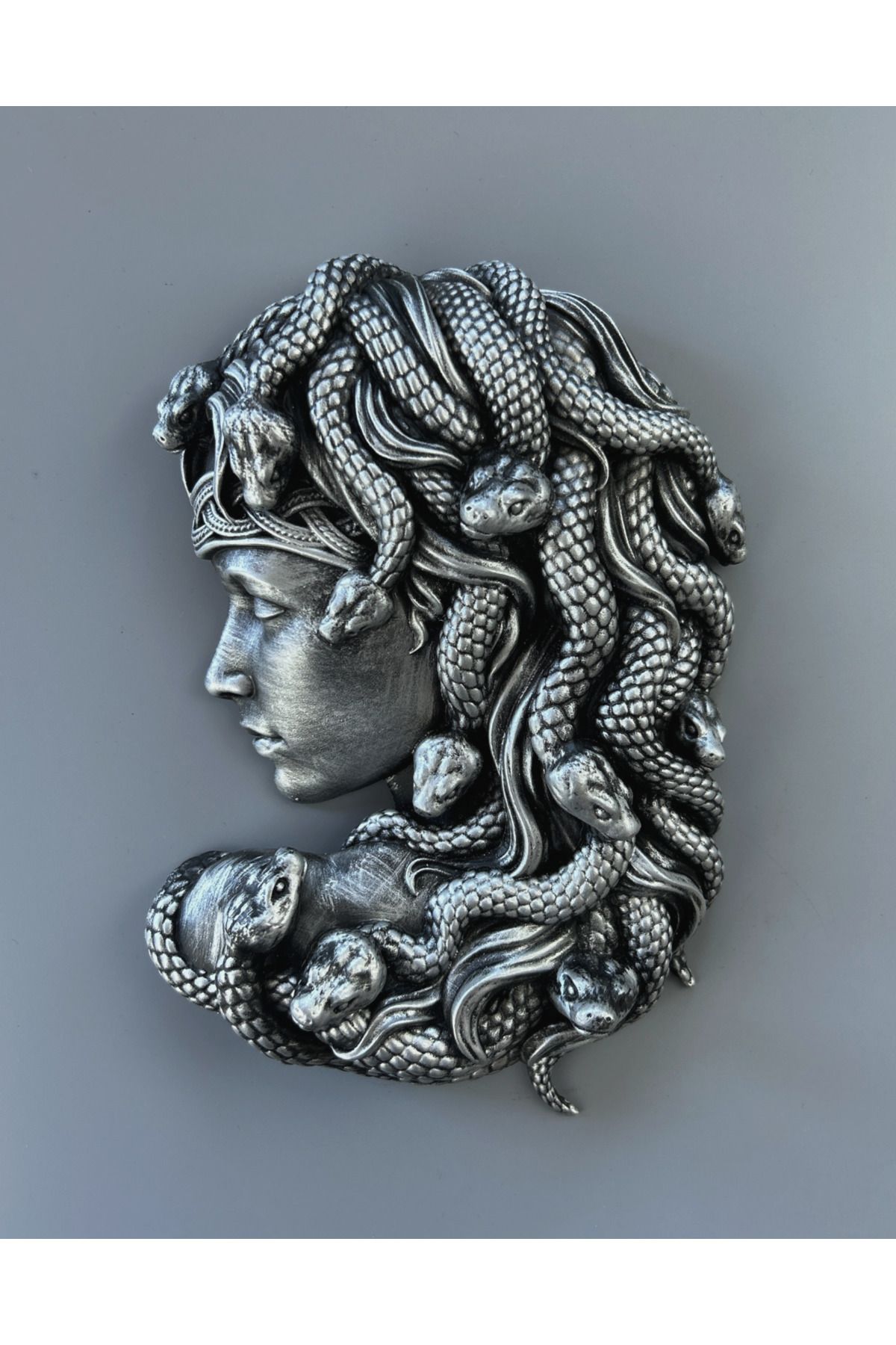 LivadoHome Medusa Duvar Dekoratif Heykeli 25 cm x 17 cm