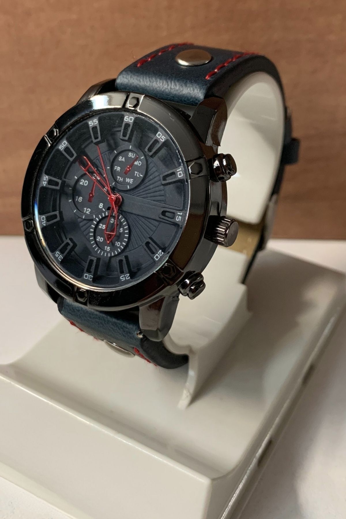 polo55.sport.1855 Kırmızı Detaylı Erkek Spor Saat - Derin Kadranlı Şık Tasarım