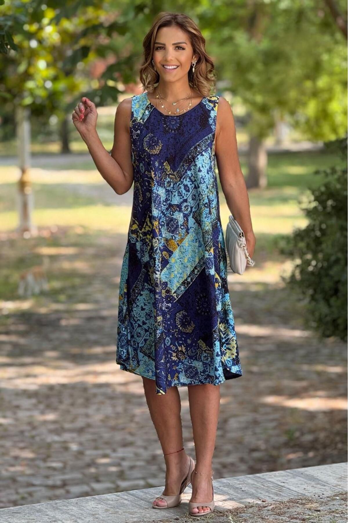 Nevin Kaya Moda Kolsuz Mavi Amber Desenli Pamuklu Elbise