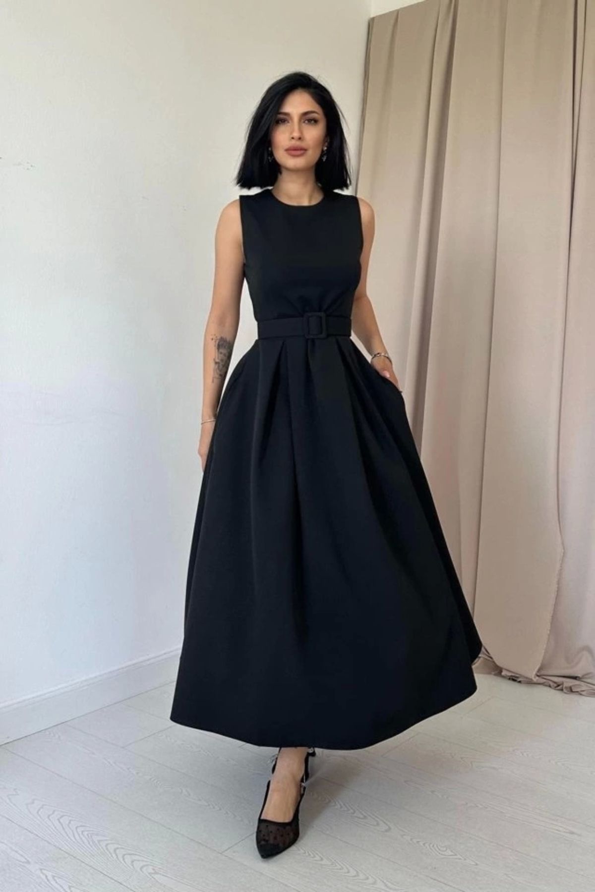 nedo7 Siyah Halter Yaka Kloş Elbise