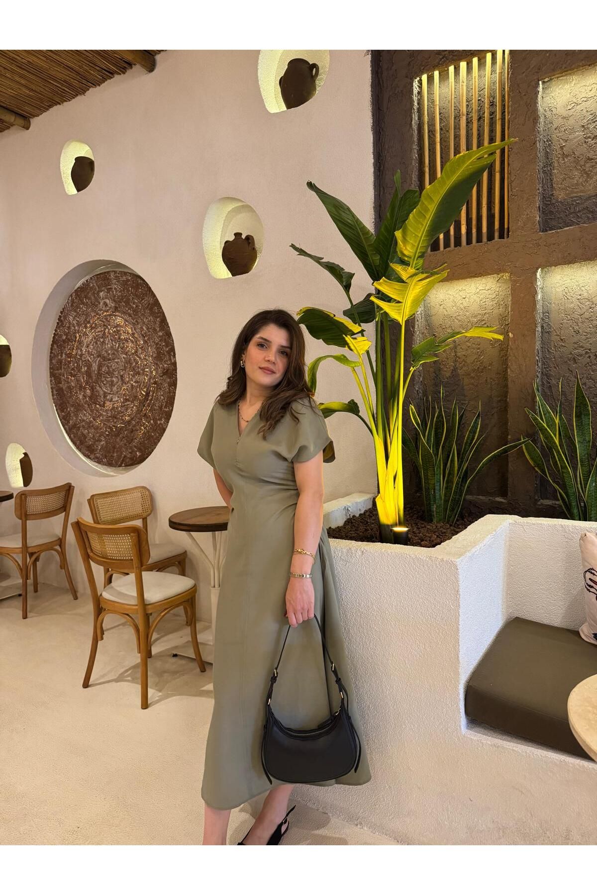 MODA V Yaka Büzgülü Elbise